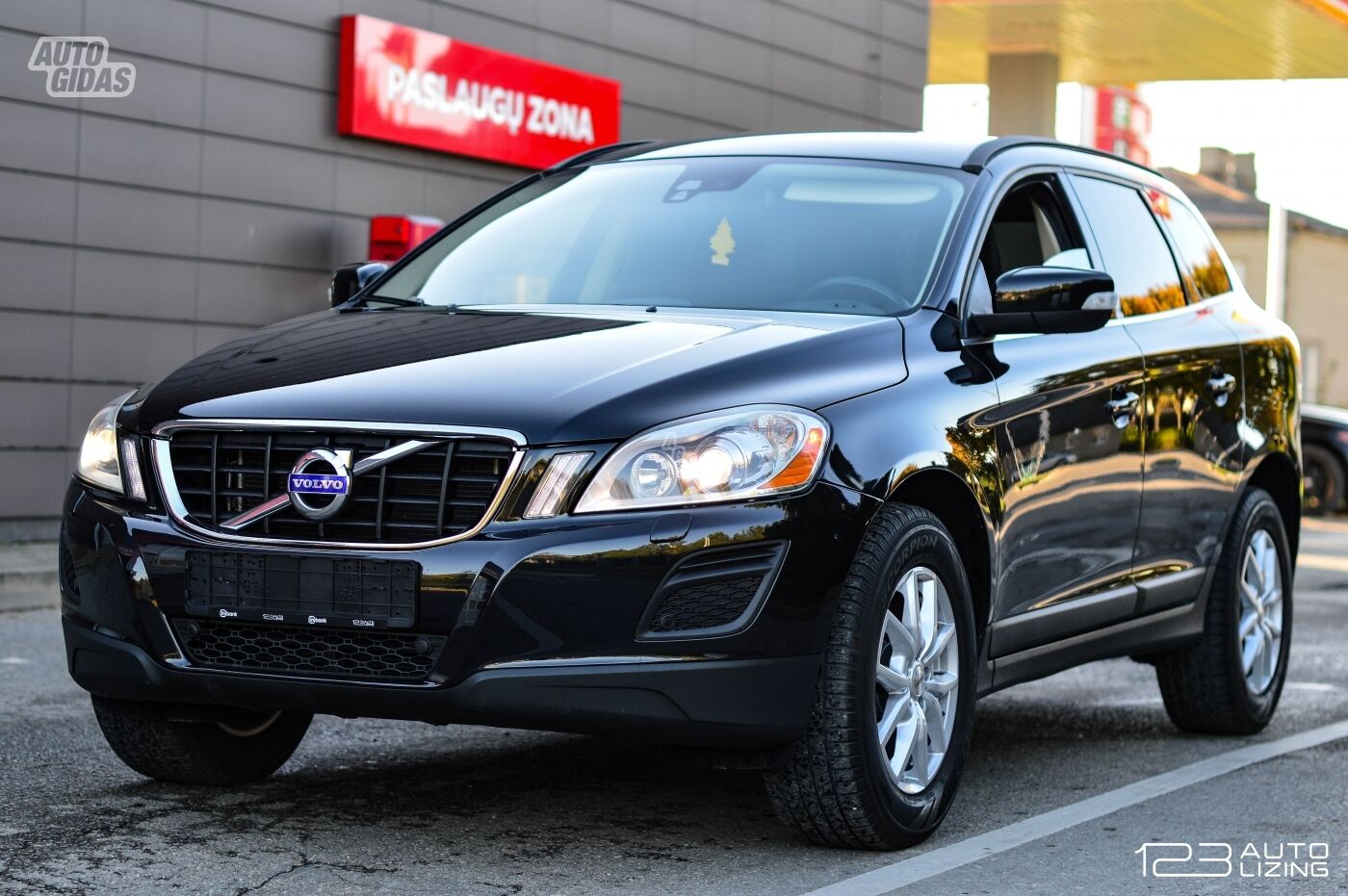 Volvo XC60 2010 г Внедорожник / Кроссовер