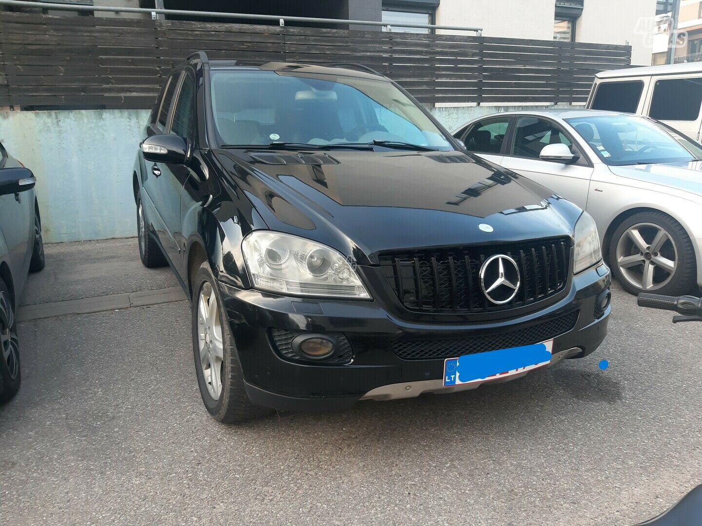 Mercedes-Benz ML 320 2007 г Внедорожник / Кроссовер