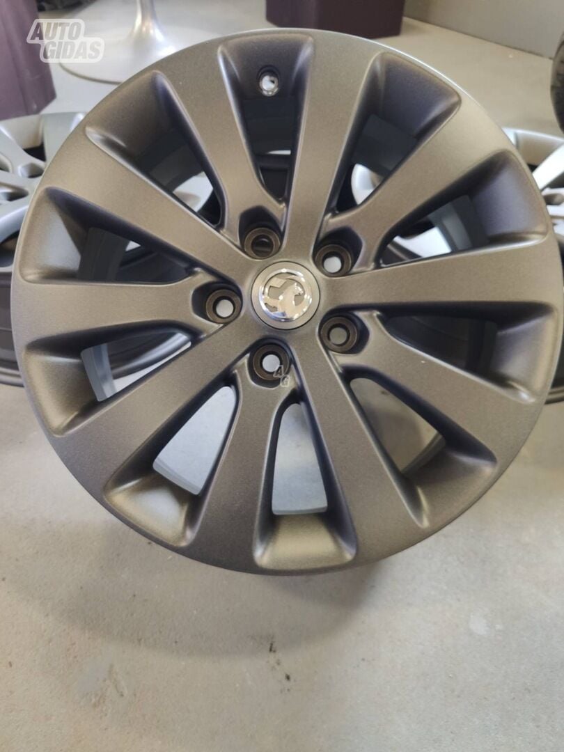 Light alloy R17 rims