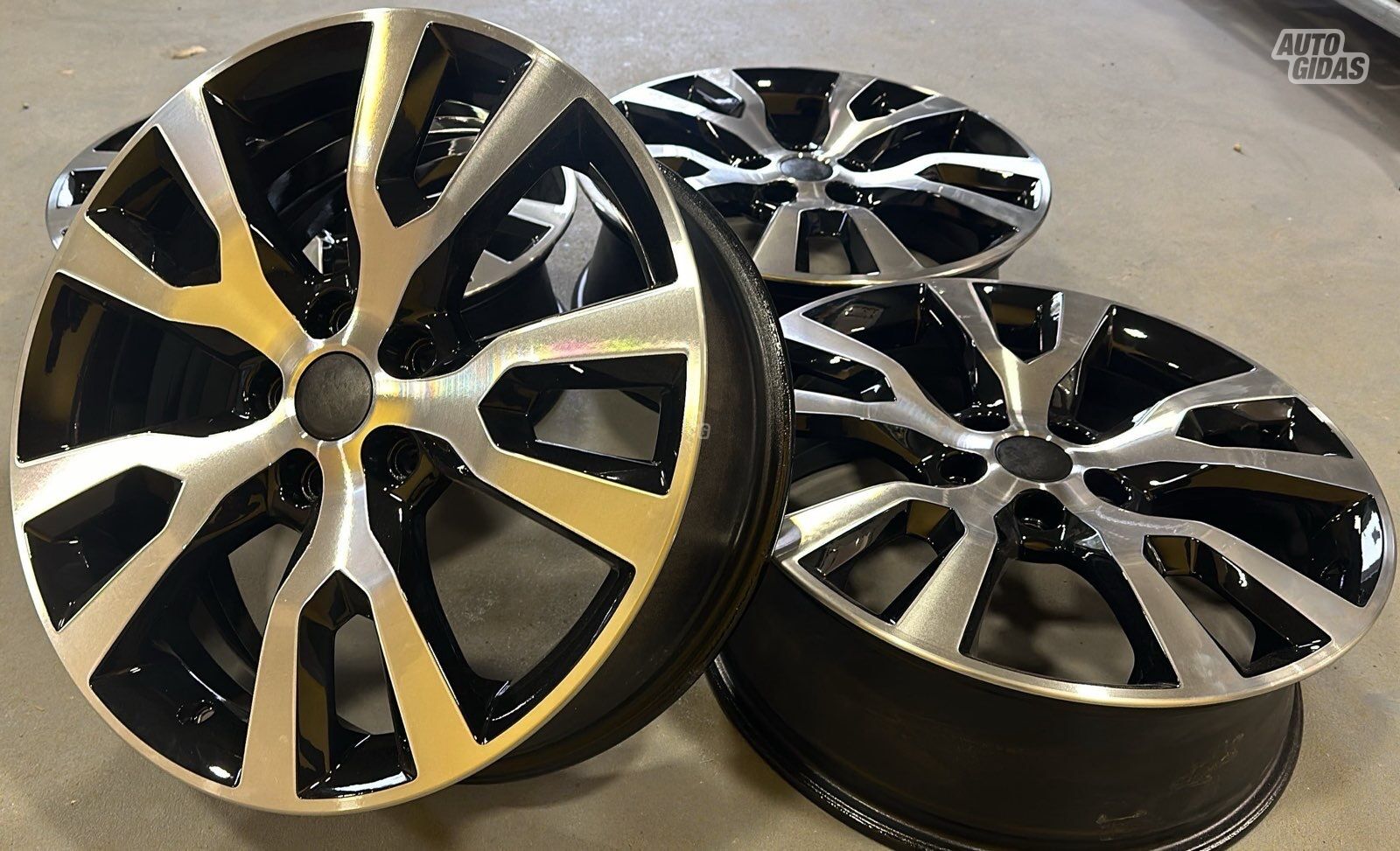 Light alloy R19 rims