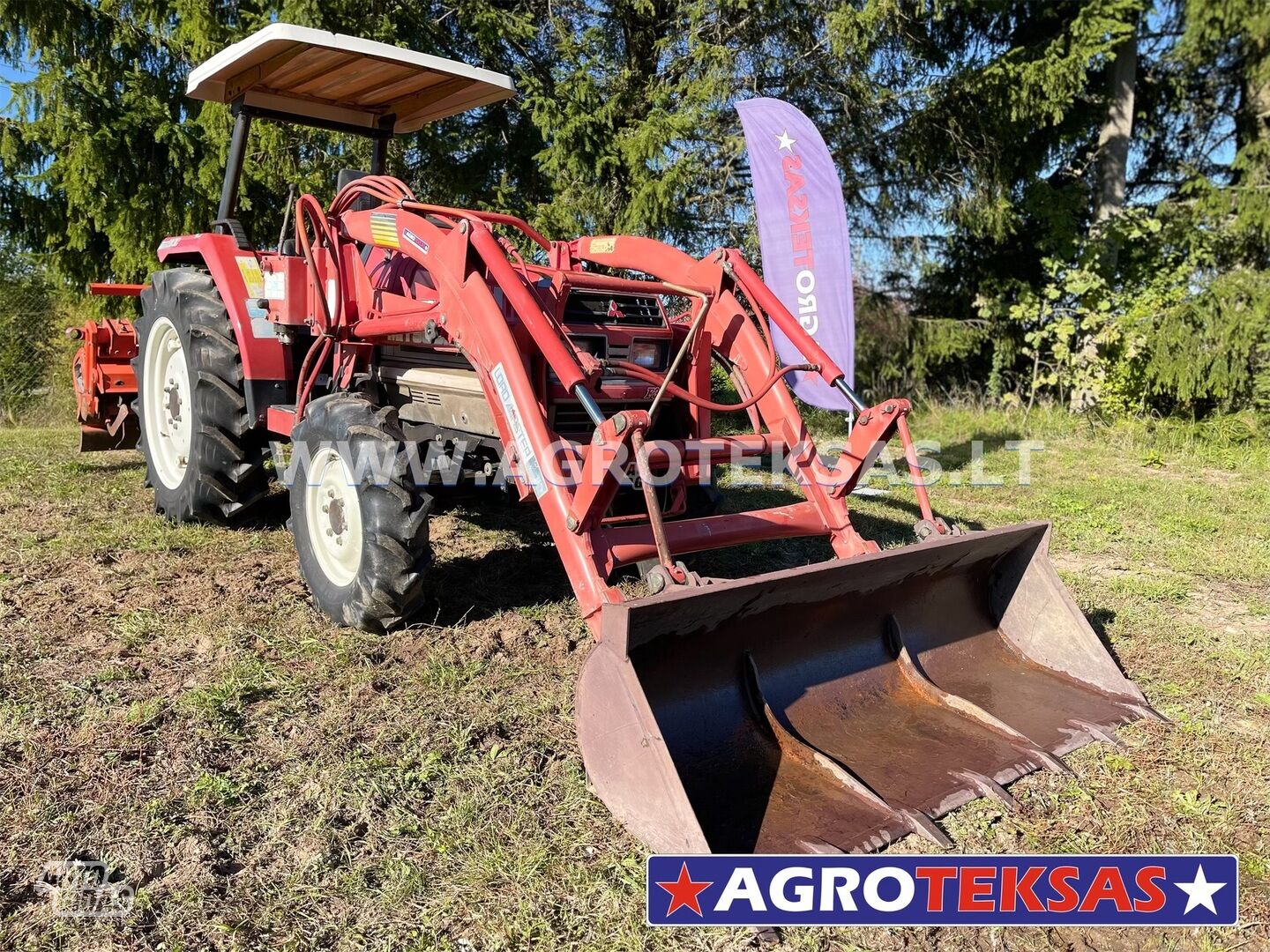 Mitsubishi MT30 2003 y Tractor