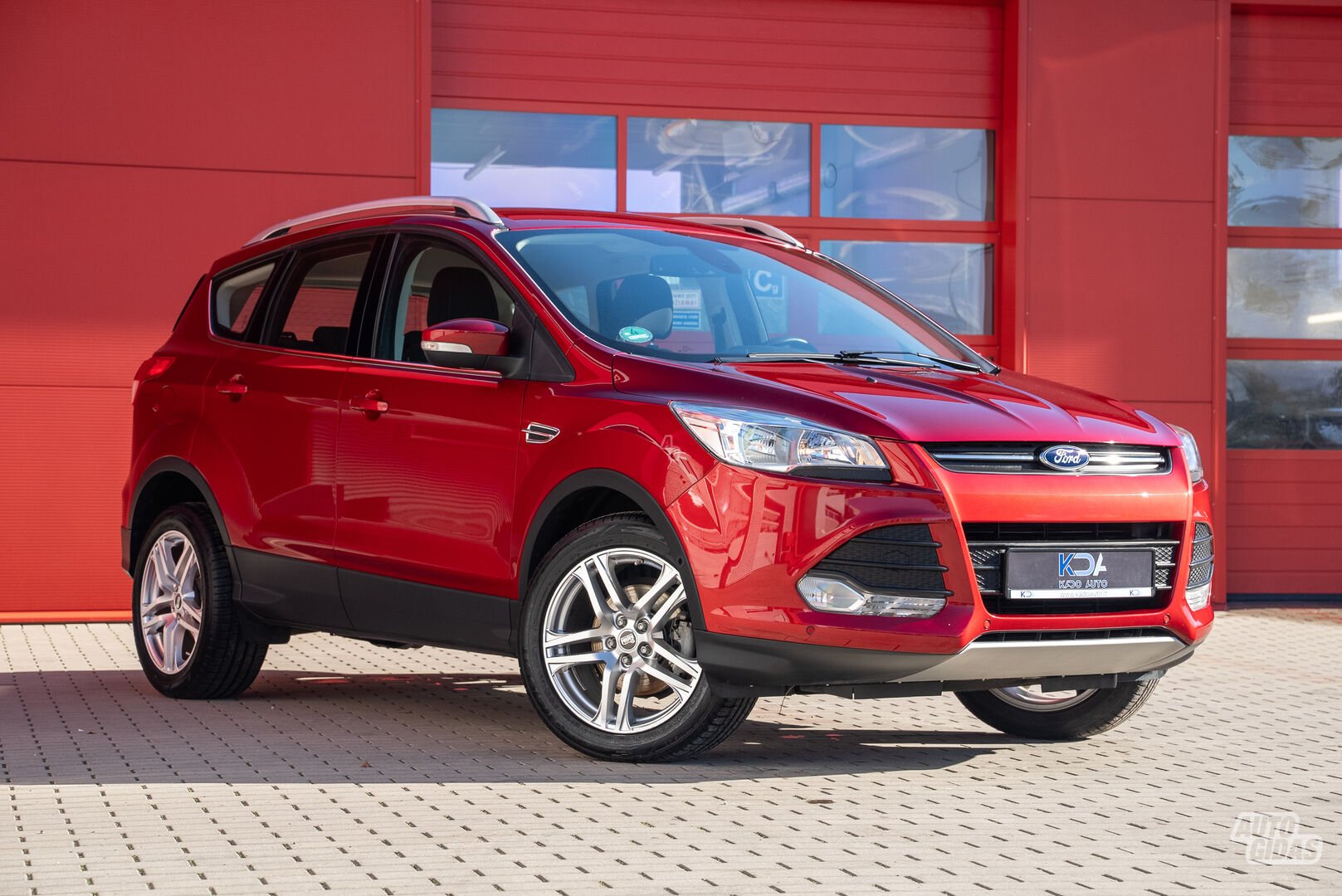 Ford Kuga 2015 г Внедорожник / Кроссовер