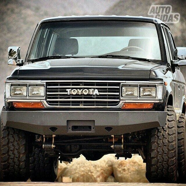 Toyota Land Cruiser 2752 1990 m