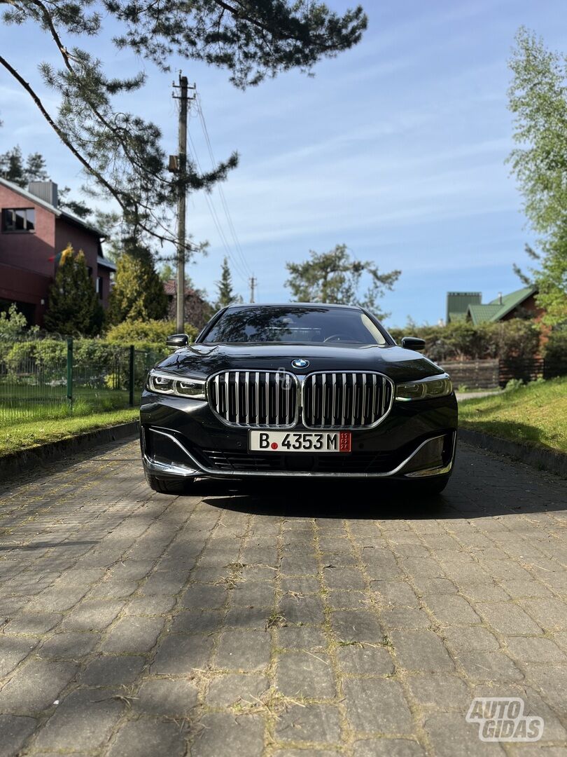 Bmw 745 2022 г Седан