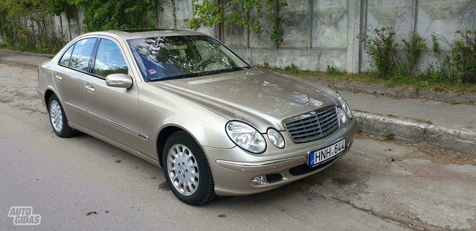 Mercedes-Benz 240 2003 y Sedan