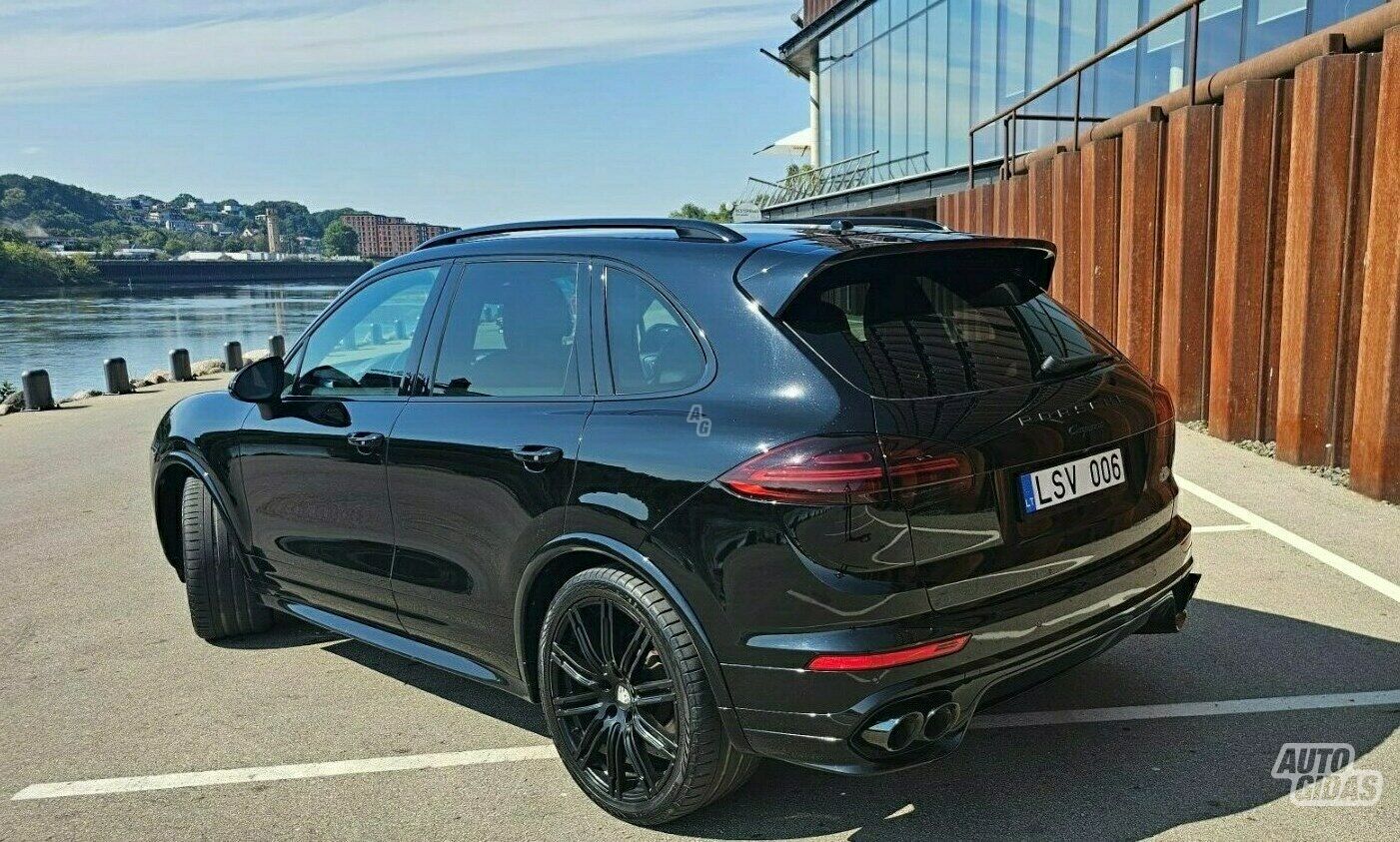 Porsche Cayenne II 2015 y