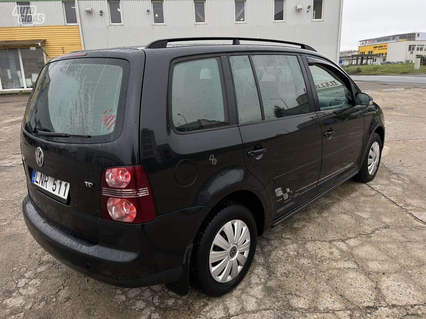 Volkswagen Touran 5524 2003 y