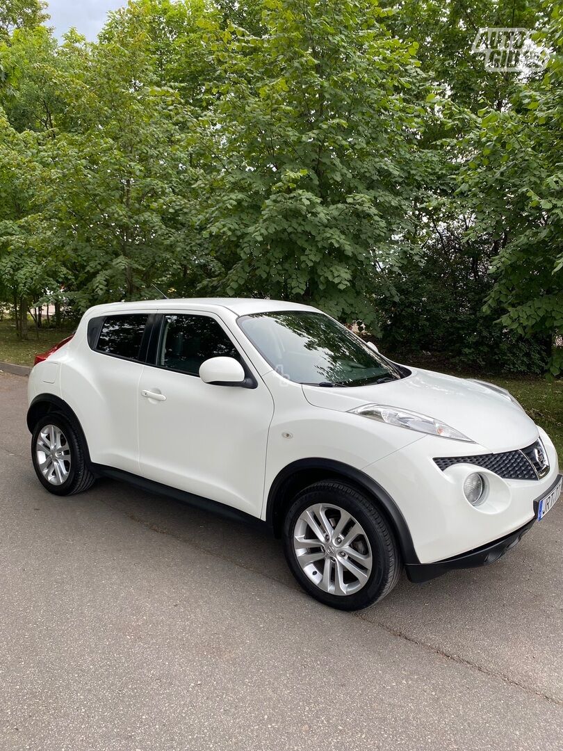 Nissan Juke 2013 г Внедорожник / Кроссовер