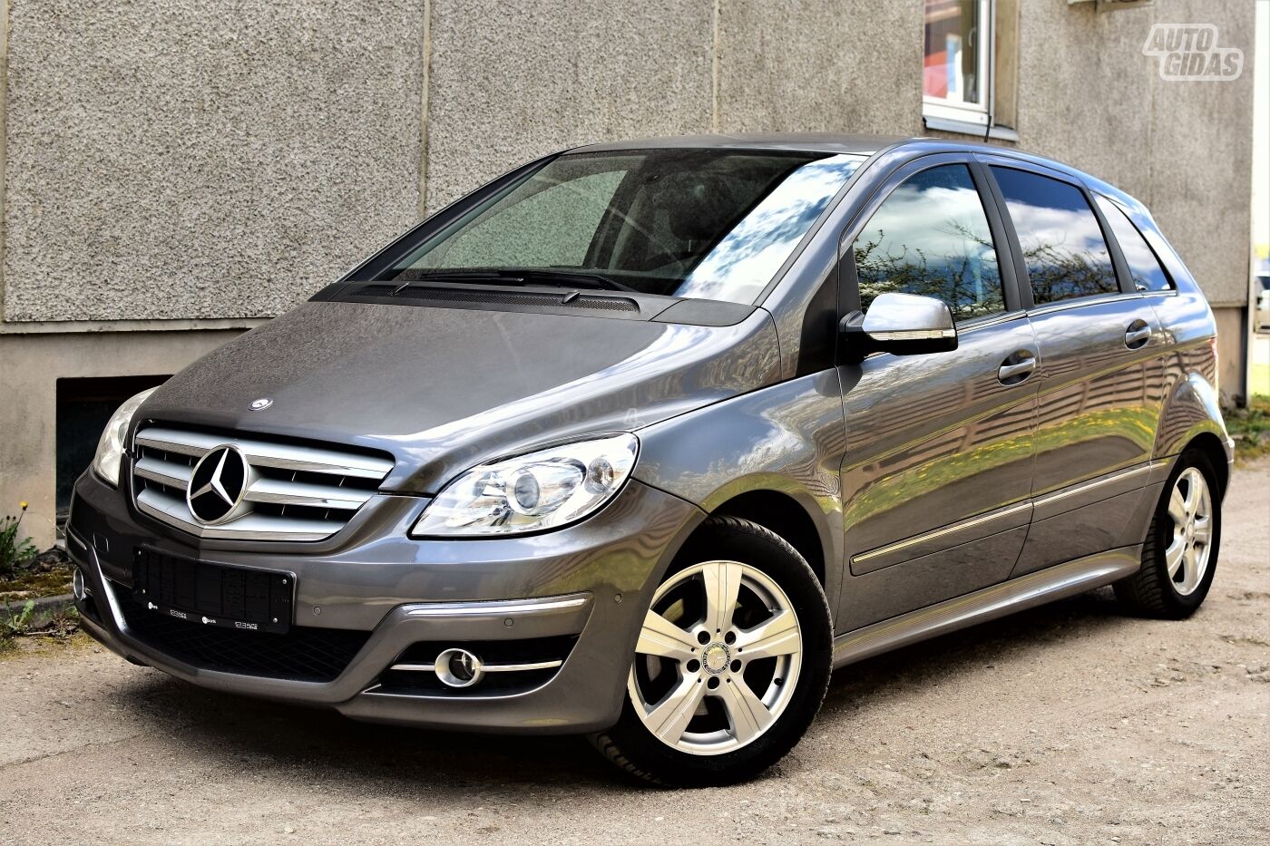 Mercedes-Benz B180 2010 y Hatchback