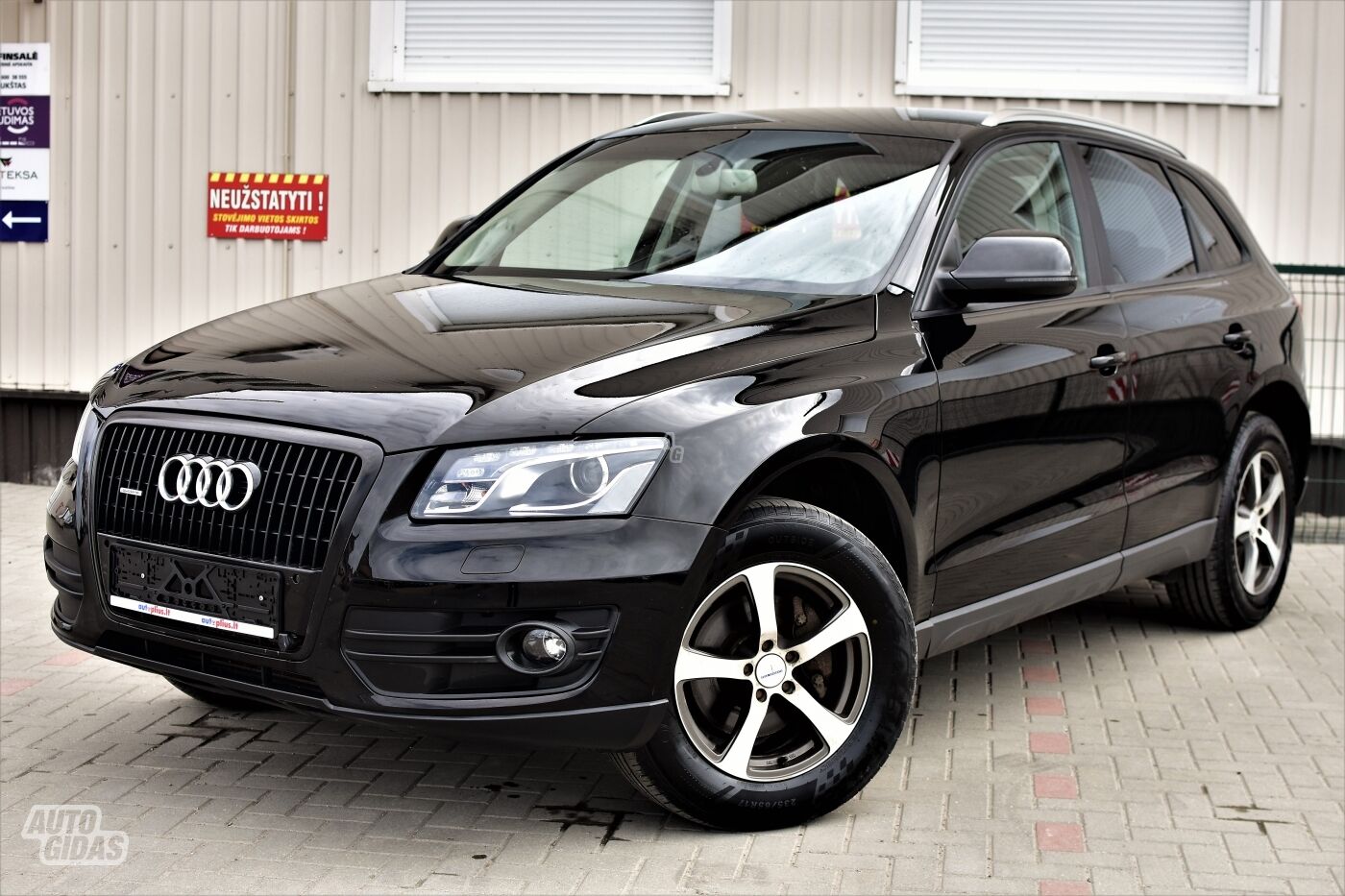 Audi Q5 2010 y Off-road / Crossover