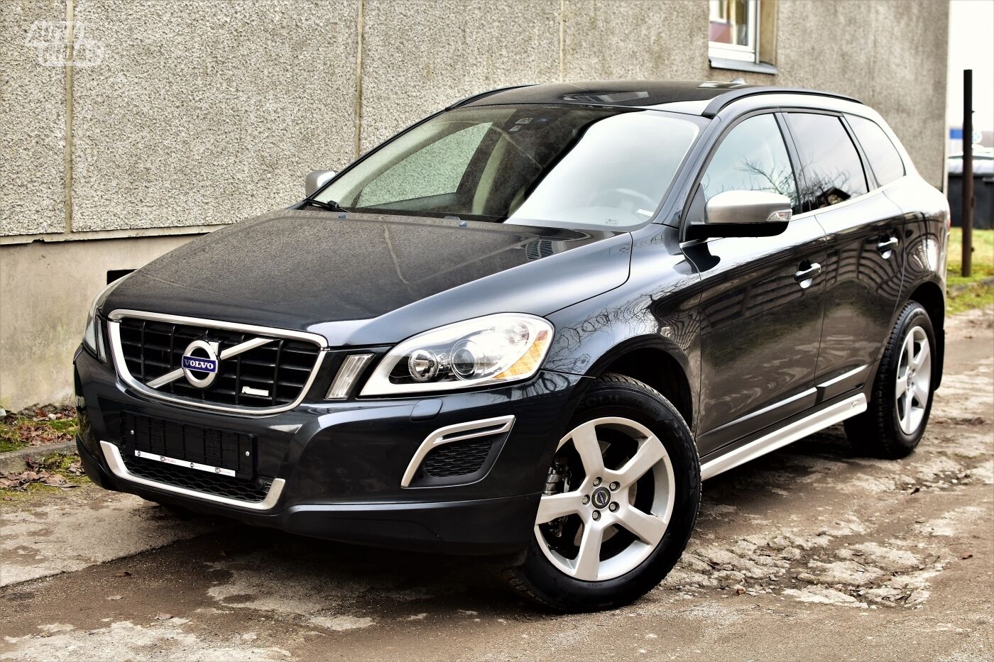 Volvo XC60 2012 г Внедорожник / Кроссовер