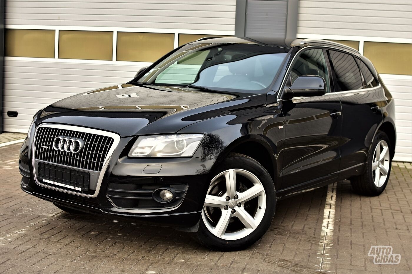 Audi Q5 2011 y Off-road / Crossover