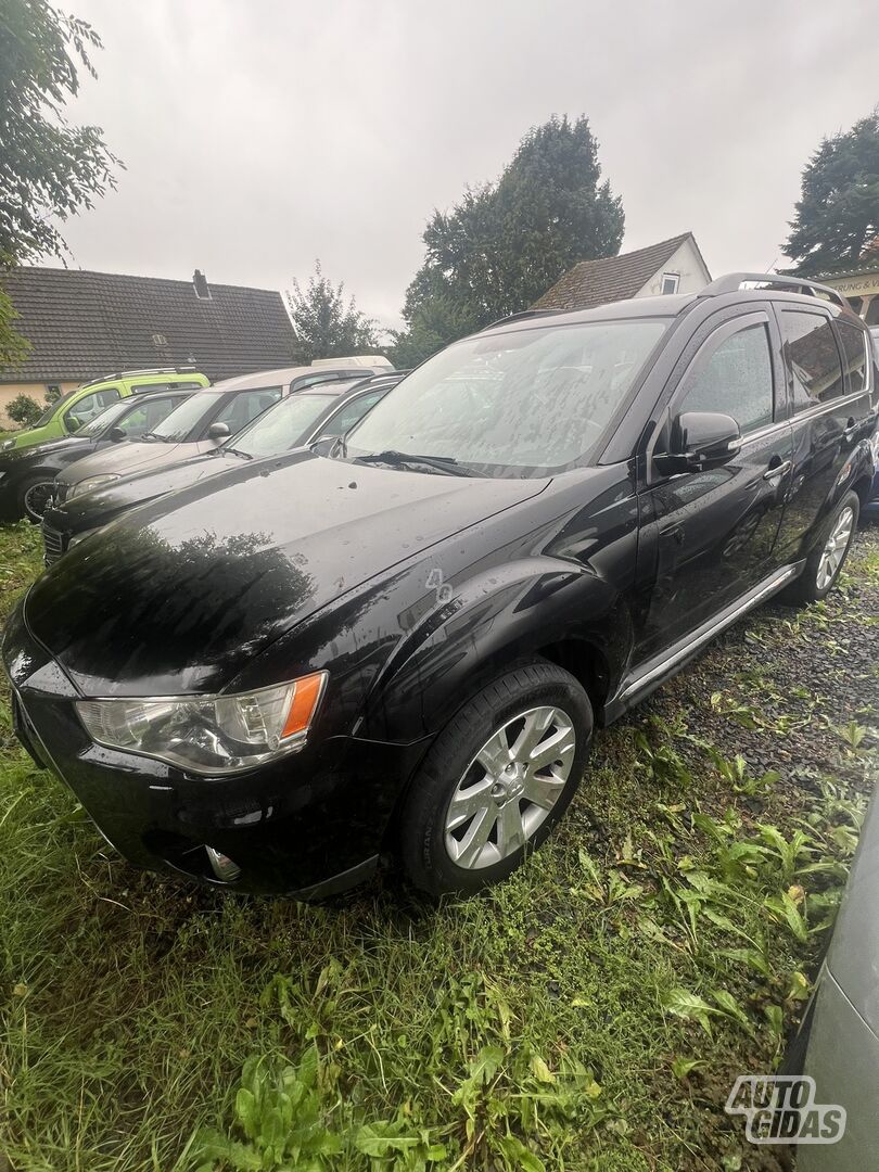 Mitsubishi Outlander 2011 y Off-road / Crossover