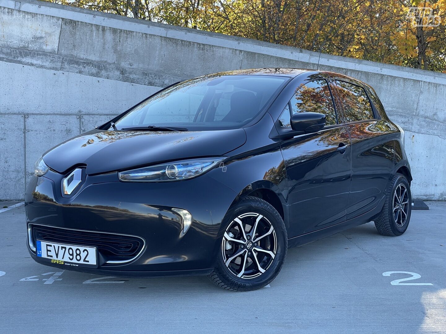 Renault Zoe 44 kwh 2017 y