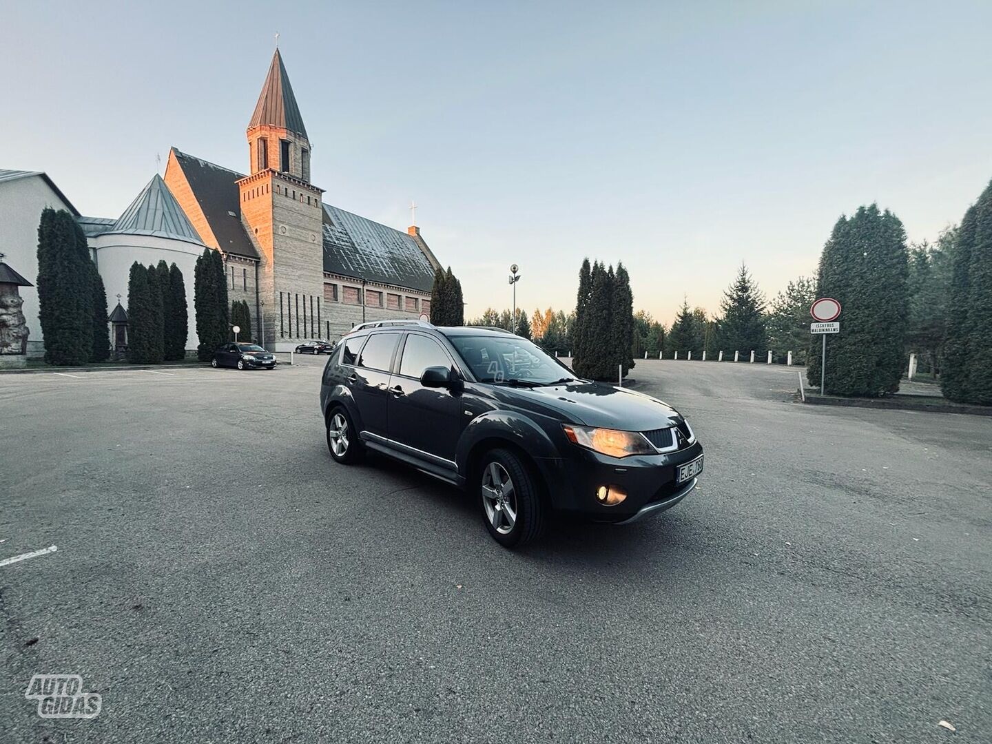 Mitsubishi Outlander 2009 y Off-road / Crossover