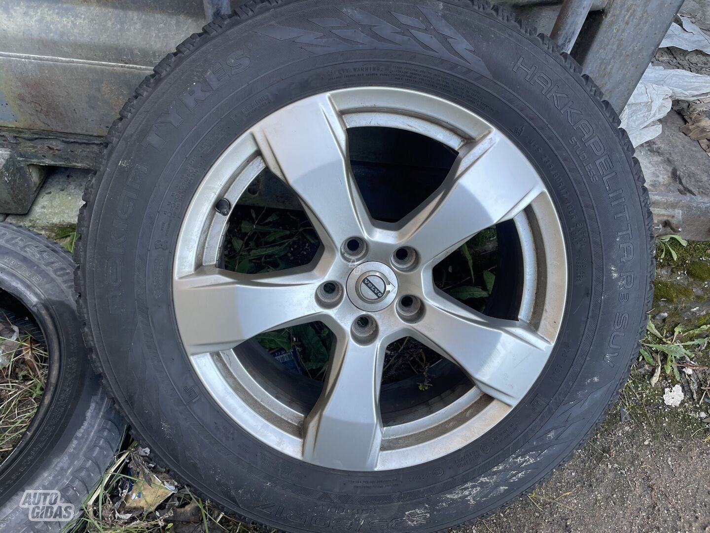 Volvo light alloy R17 rims