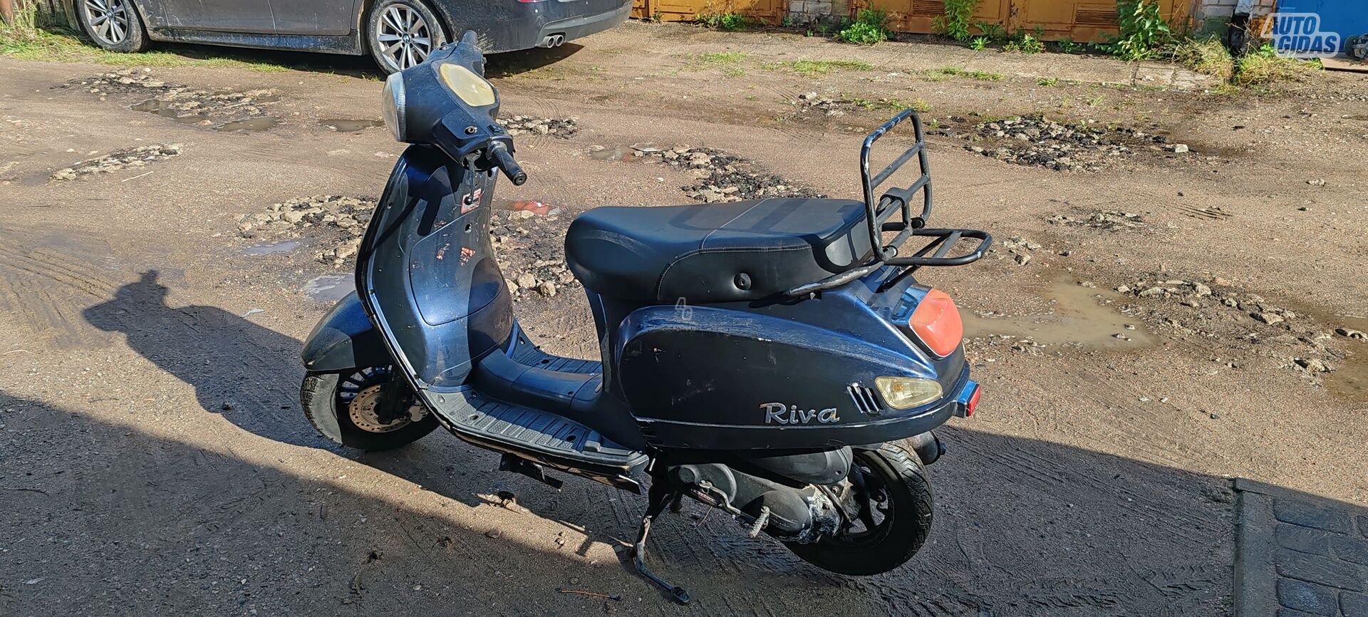 2010 y Scooter / moped