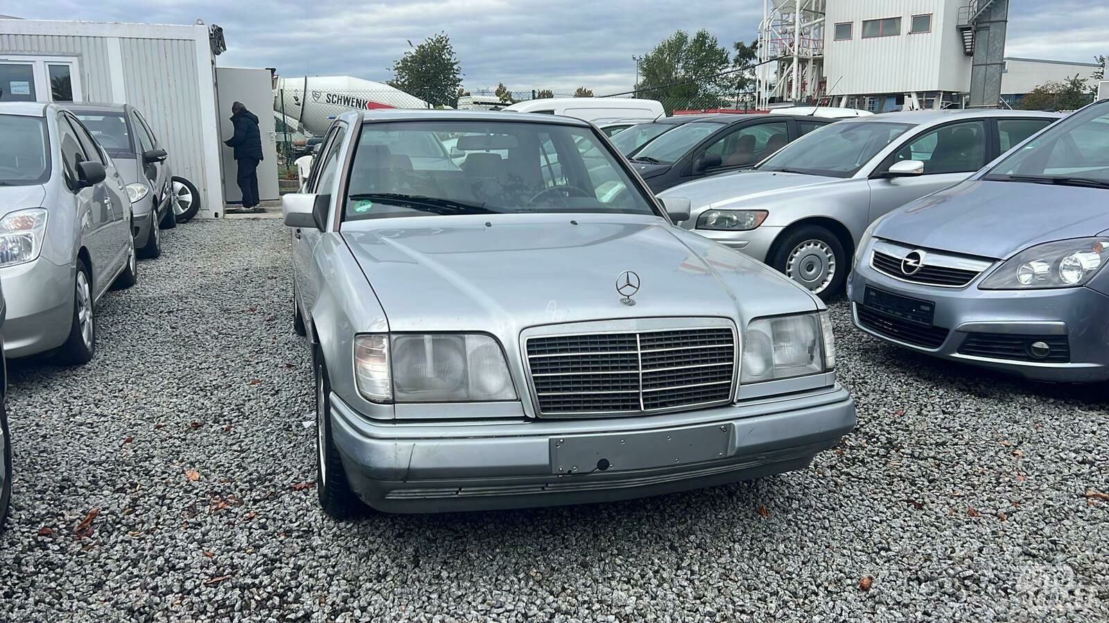 Mercedes-Benz E 320 1995 г Седан