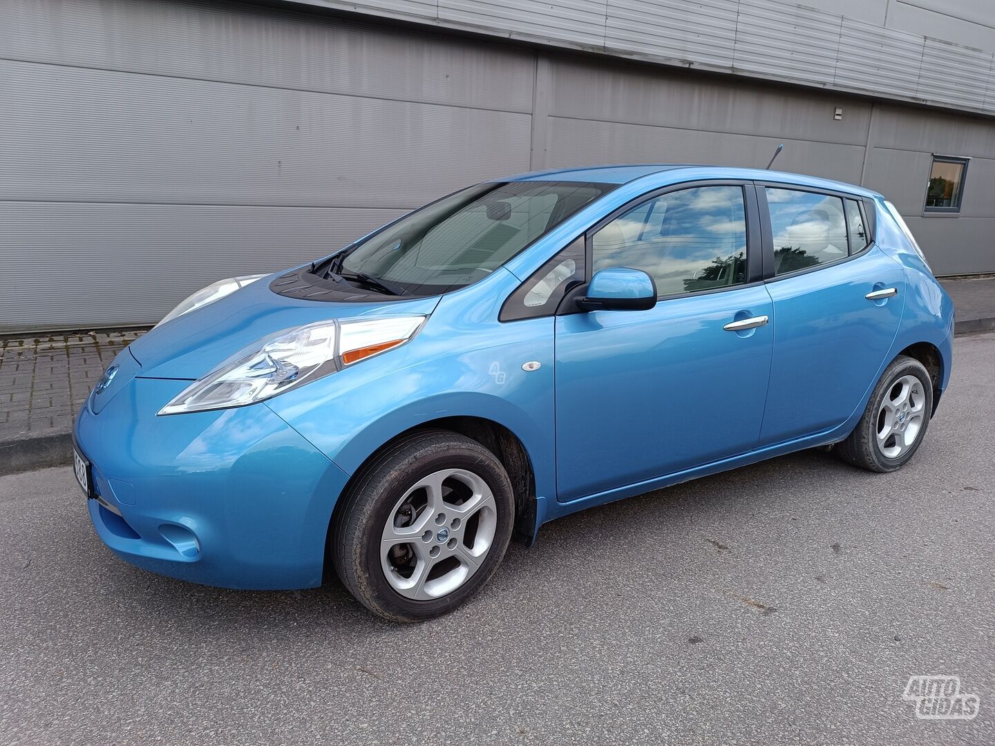 Nissan Leaf 2011 m Hečbekas