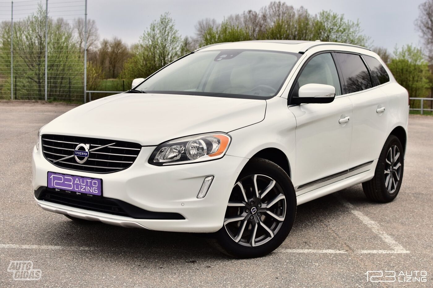 Volvo XC60 2016 y Off-road / Crossover