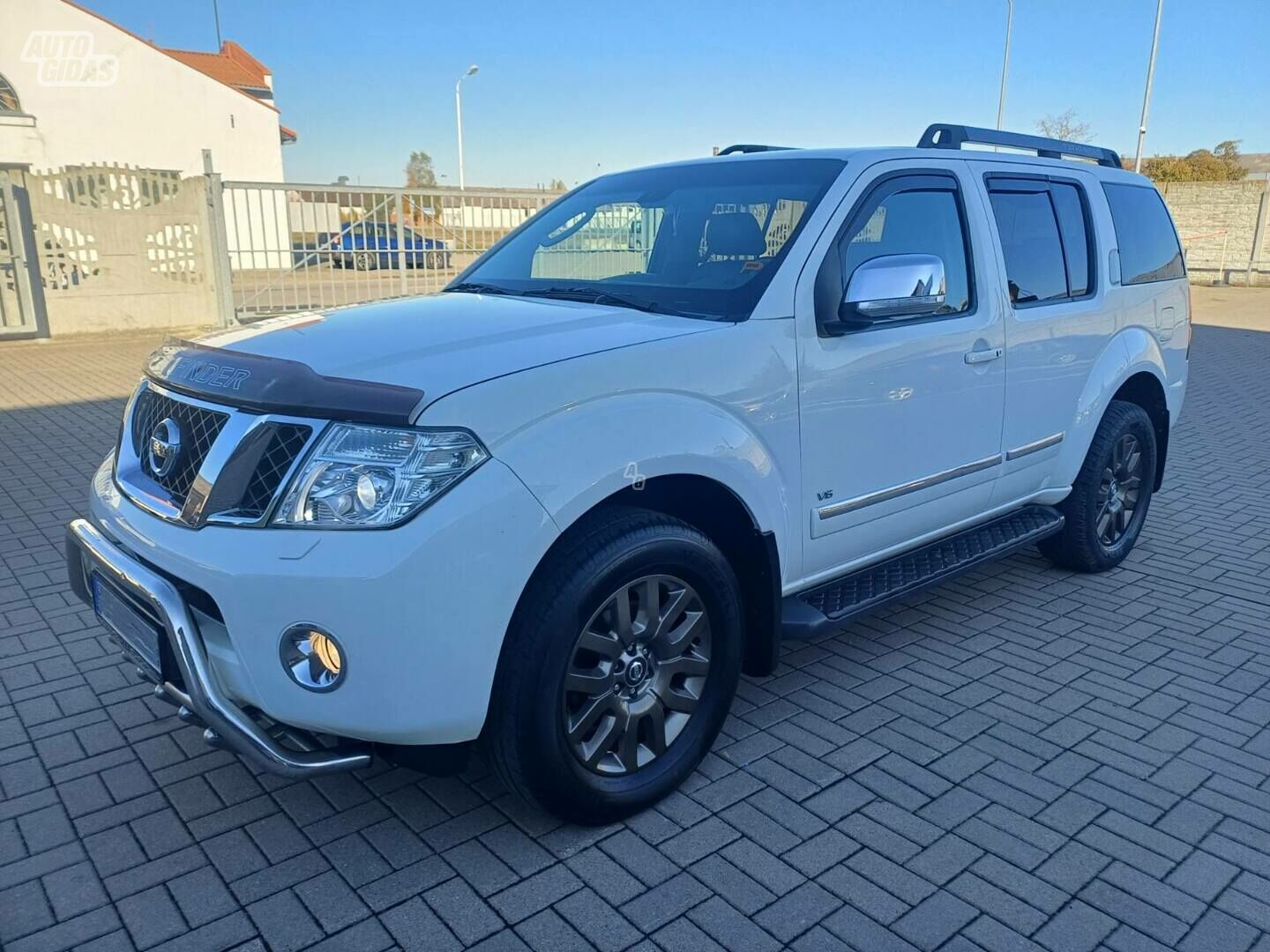 Nissan Pathfinder III 2012 m