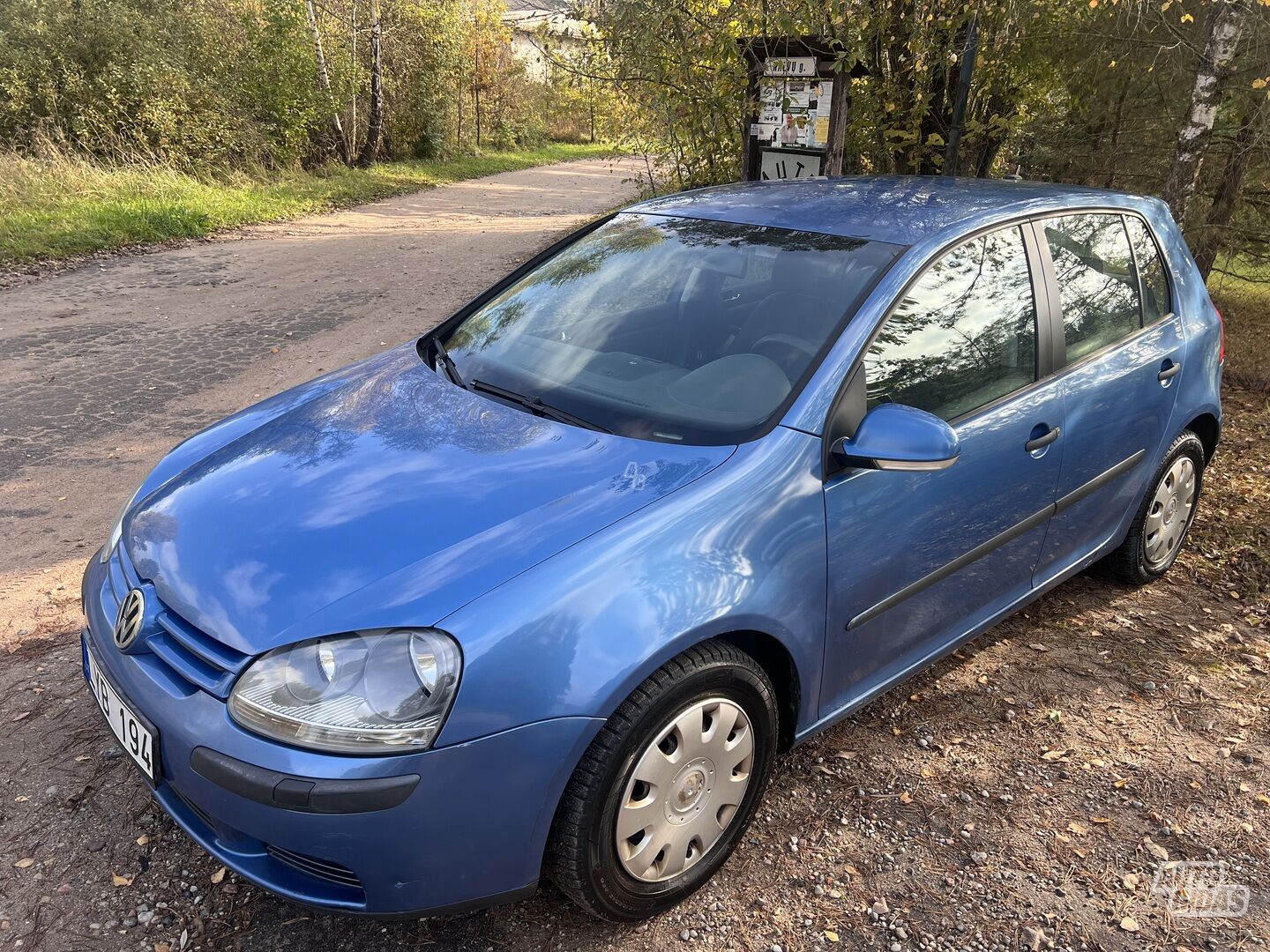 Volkswagen Golf 28135 2005 y