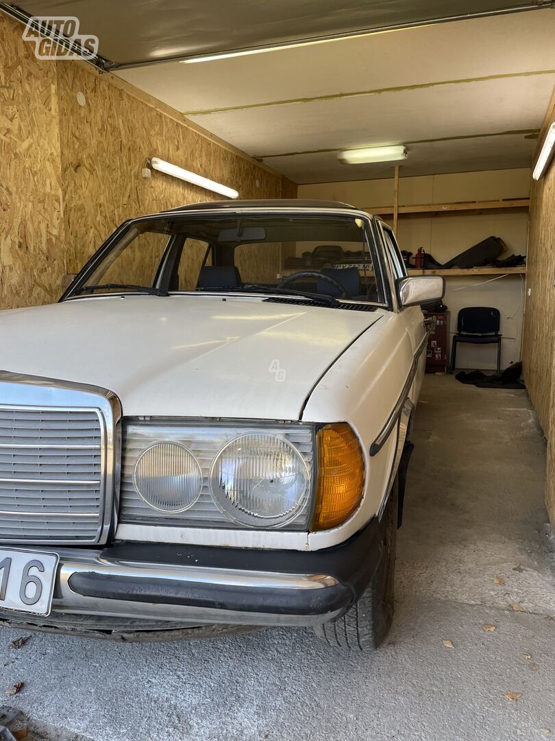 Mercedes-Benz 230 W123 1979 г