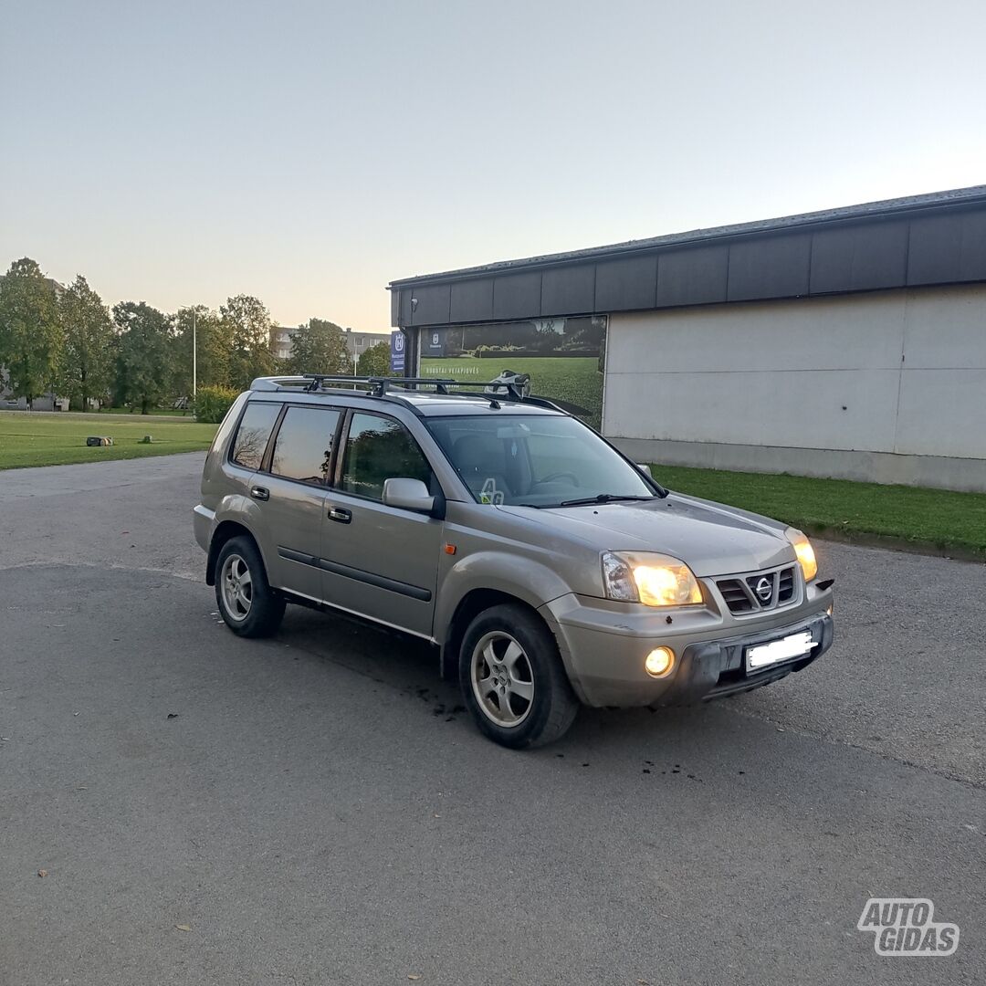 Nissan X-Trail 2003 г Внедорожник / Кроссовер