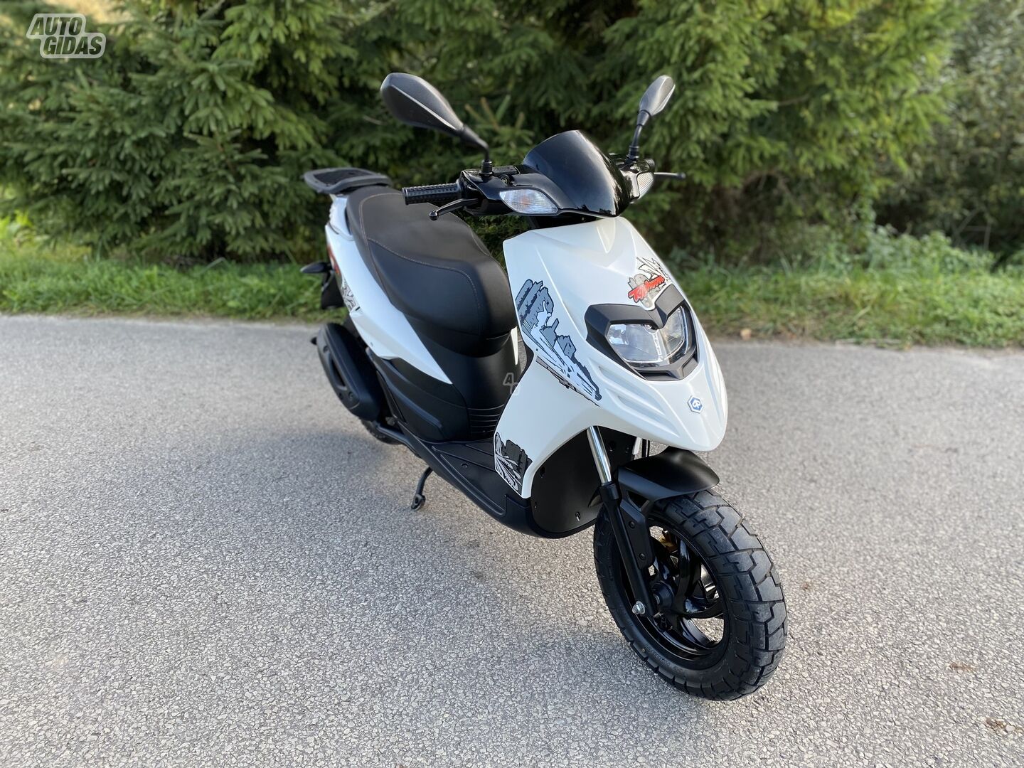 Aprilia SR 2018 y Scooter / moped