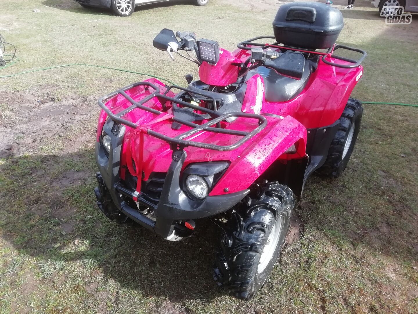 SYM Quadraider 2009 г Четырех мотоцикл