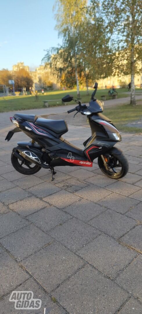 Aprilia SR 2014 г Мотороллер / Мопед