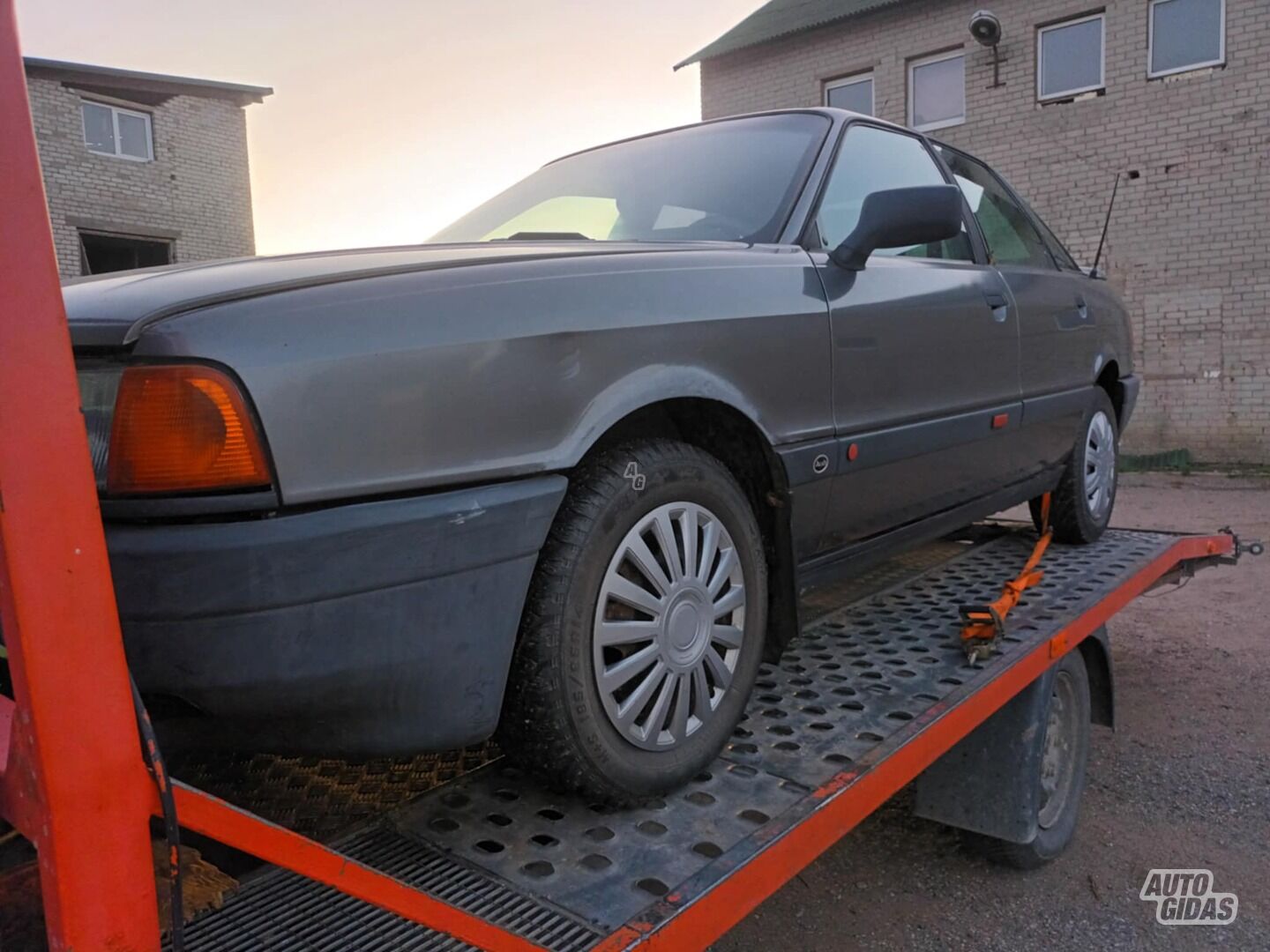 Audi 80 1988 г Седан