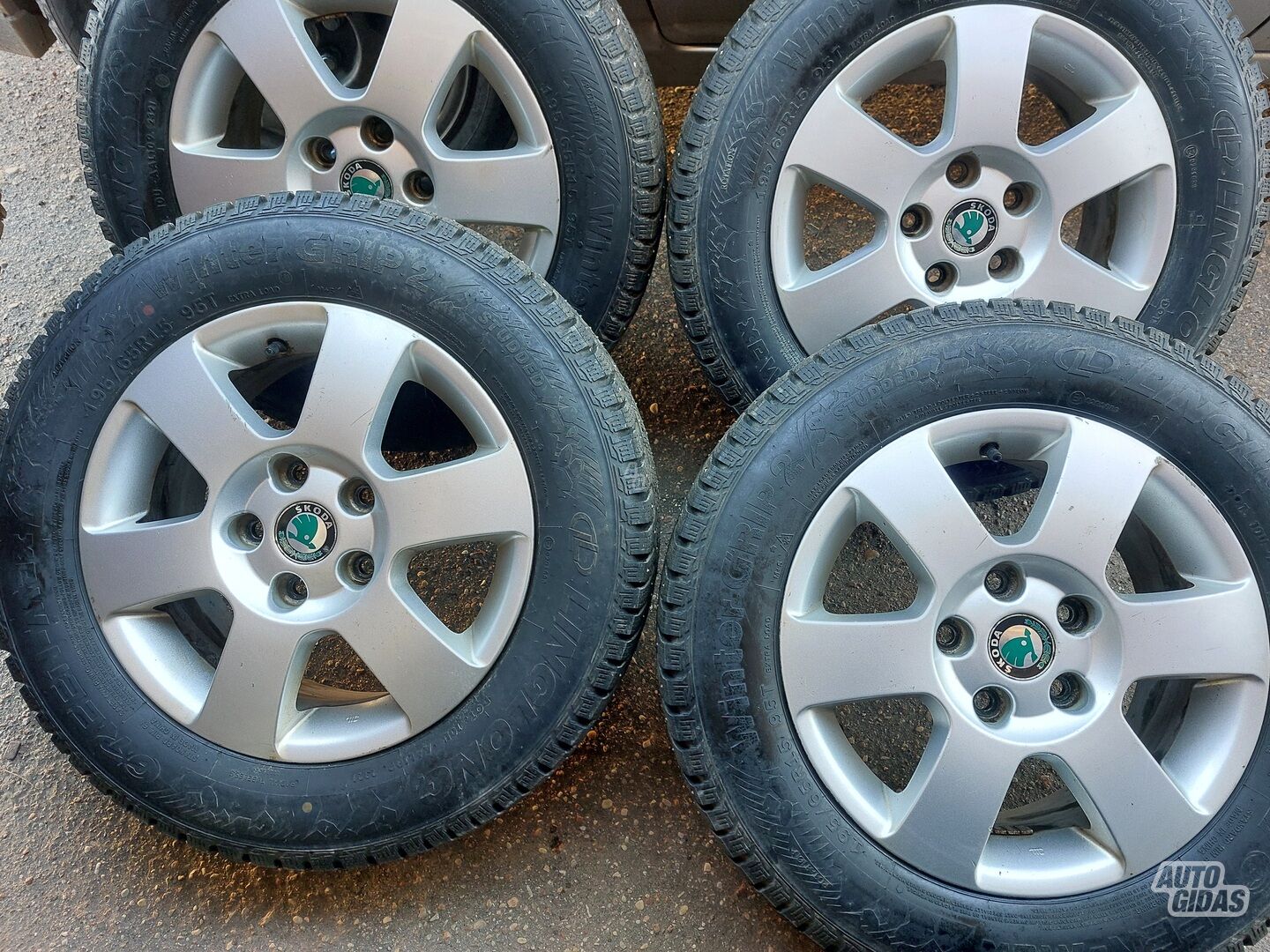 Light alloy R15 rims