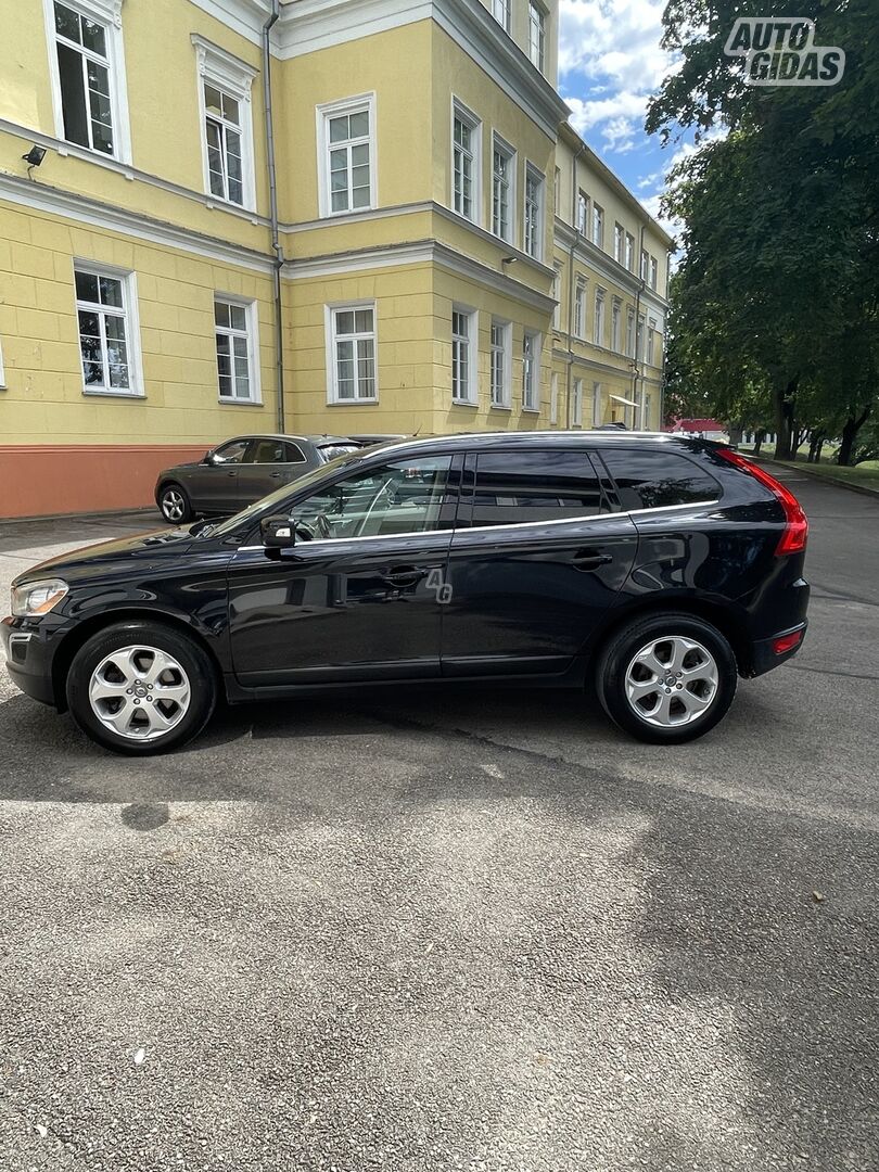 Volvo XC60 2013 y Off-road / Crossover