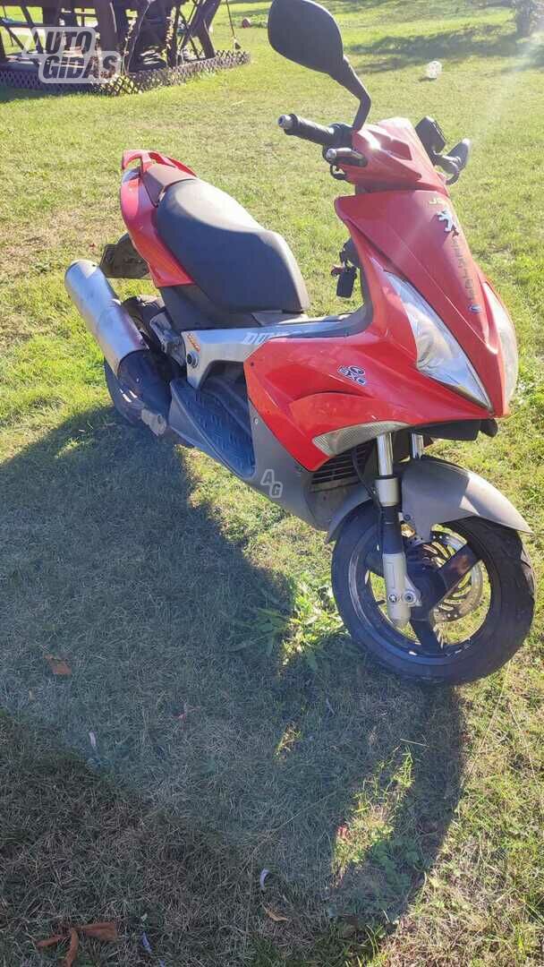 Peugeot Jet Force 2011 y Scooter / moped