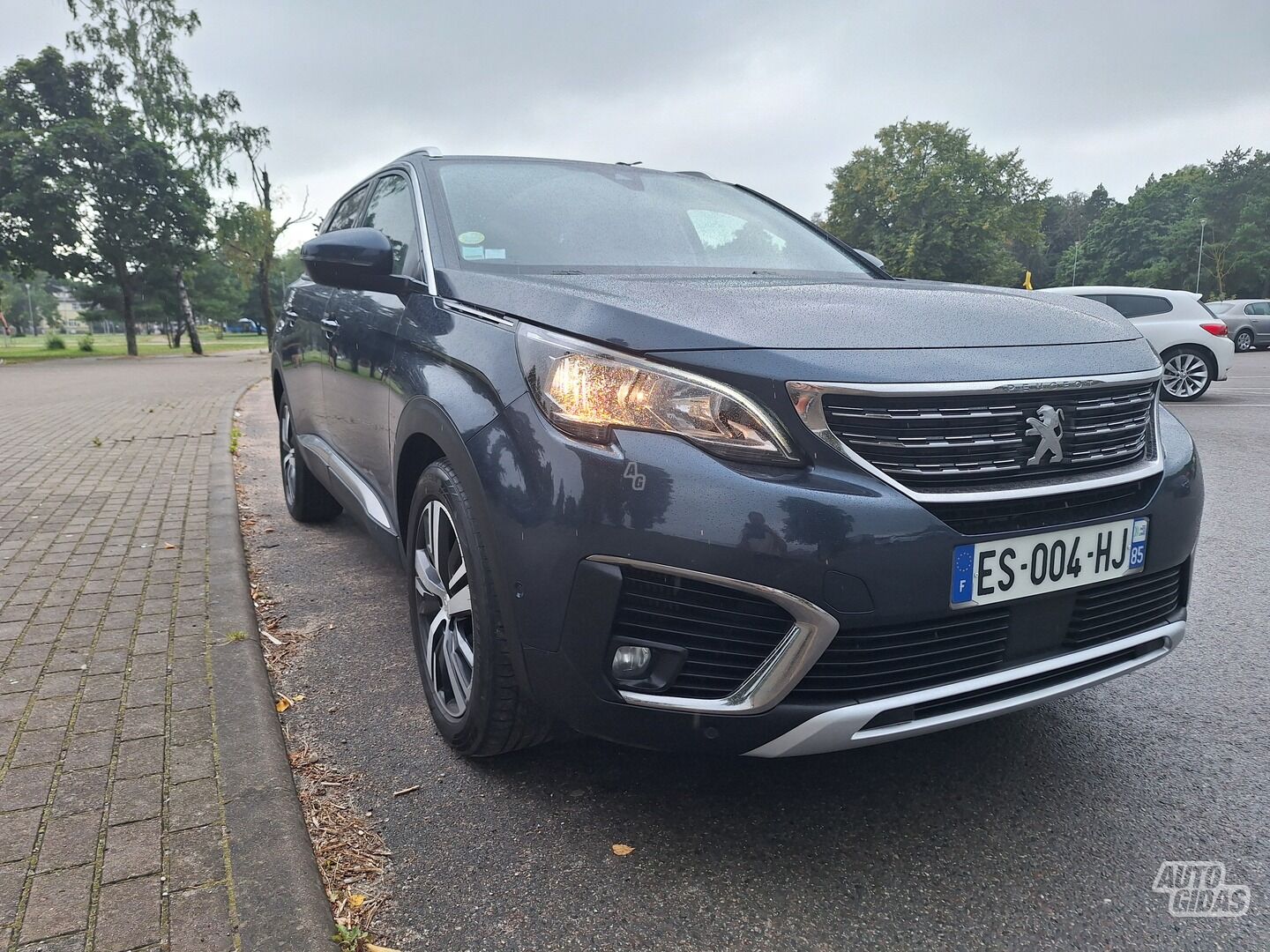 Peugeot 5008 II EHDI 2017 y