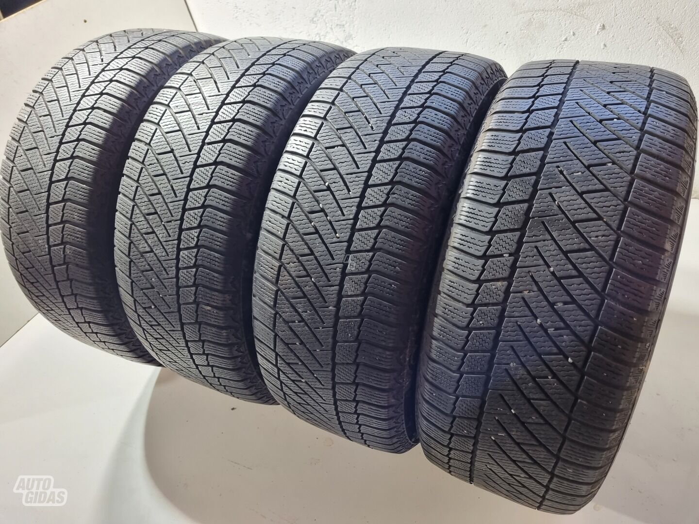 Continental minkšto mišinio R17 winter tyres passanger car