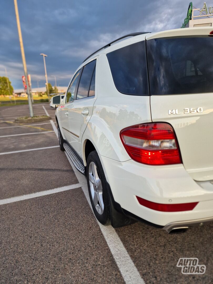 Mercedes-Benz ML 350 2010 г Внедорожник / Кроссовер