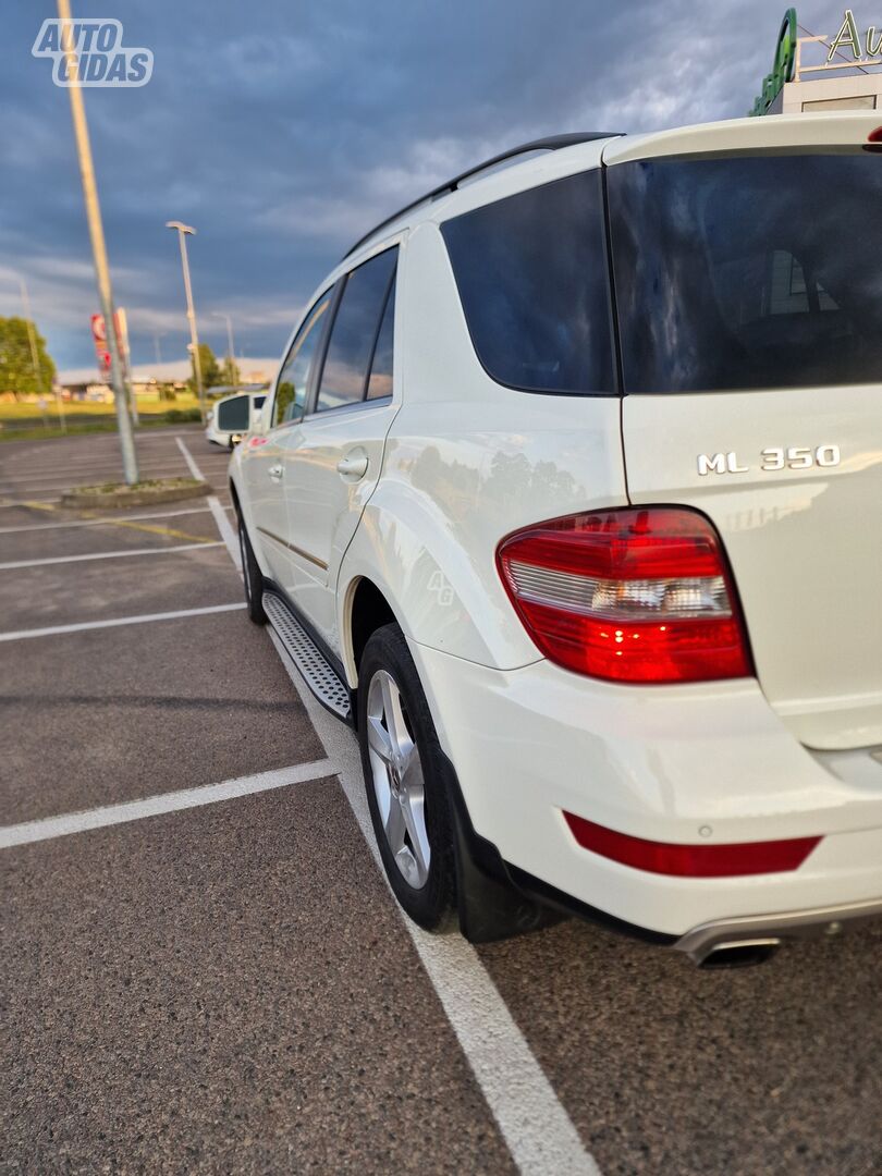 Mercedes-Benz ML 350 2010 г Внедорожник / Кроссовер