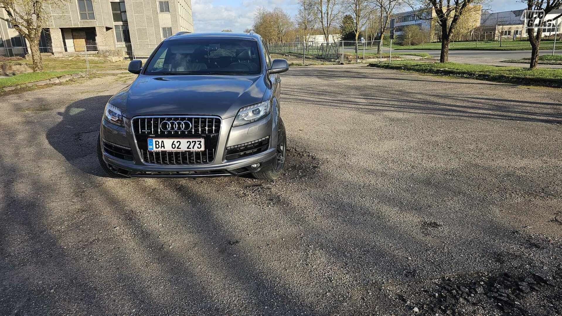 Audi Q7 2010 y Off-road / Crossover