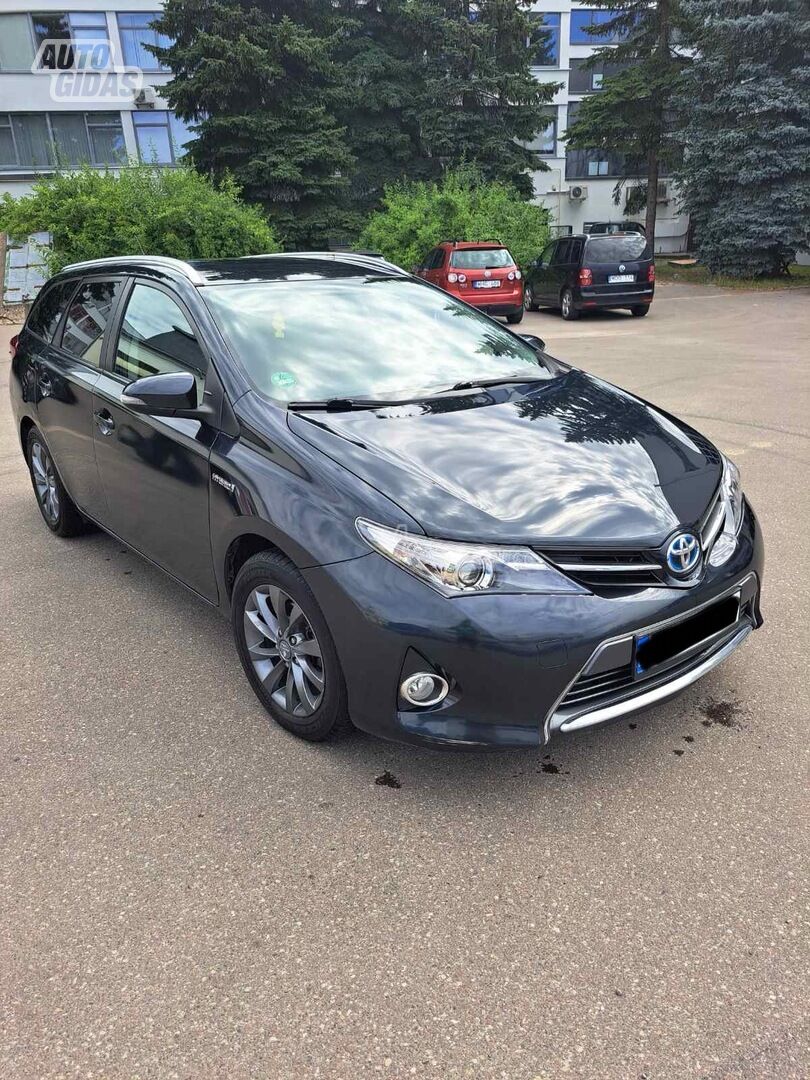 Toyota Auris 2014 г Универсал