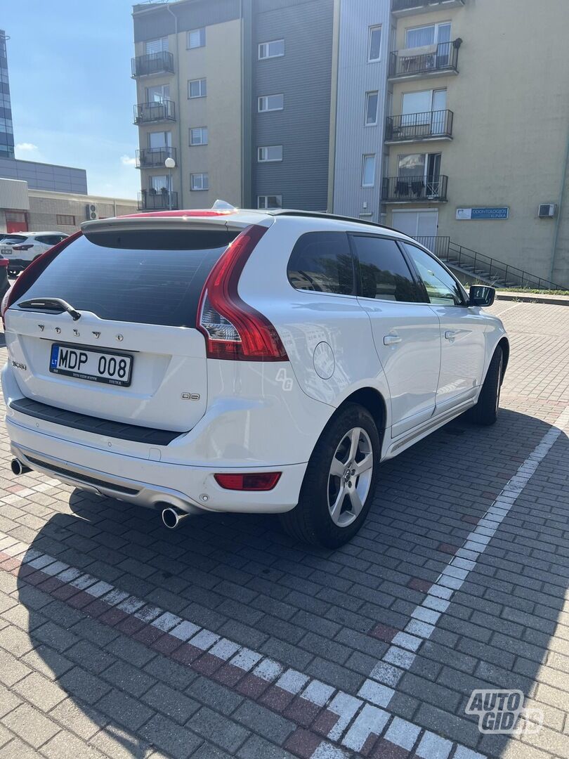 Volvo XC60 2011 y Off-road / Crossover