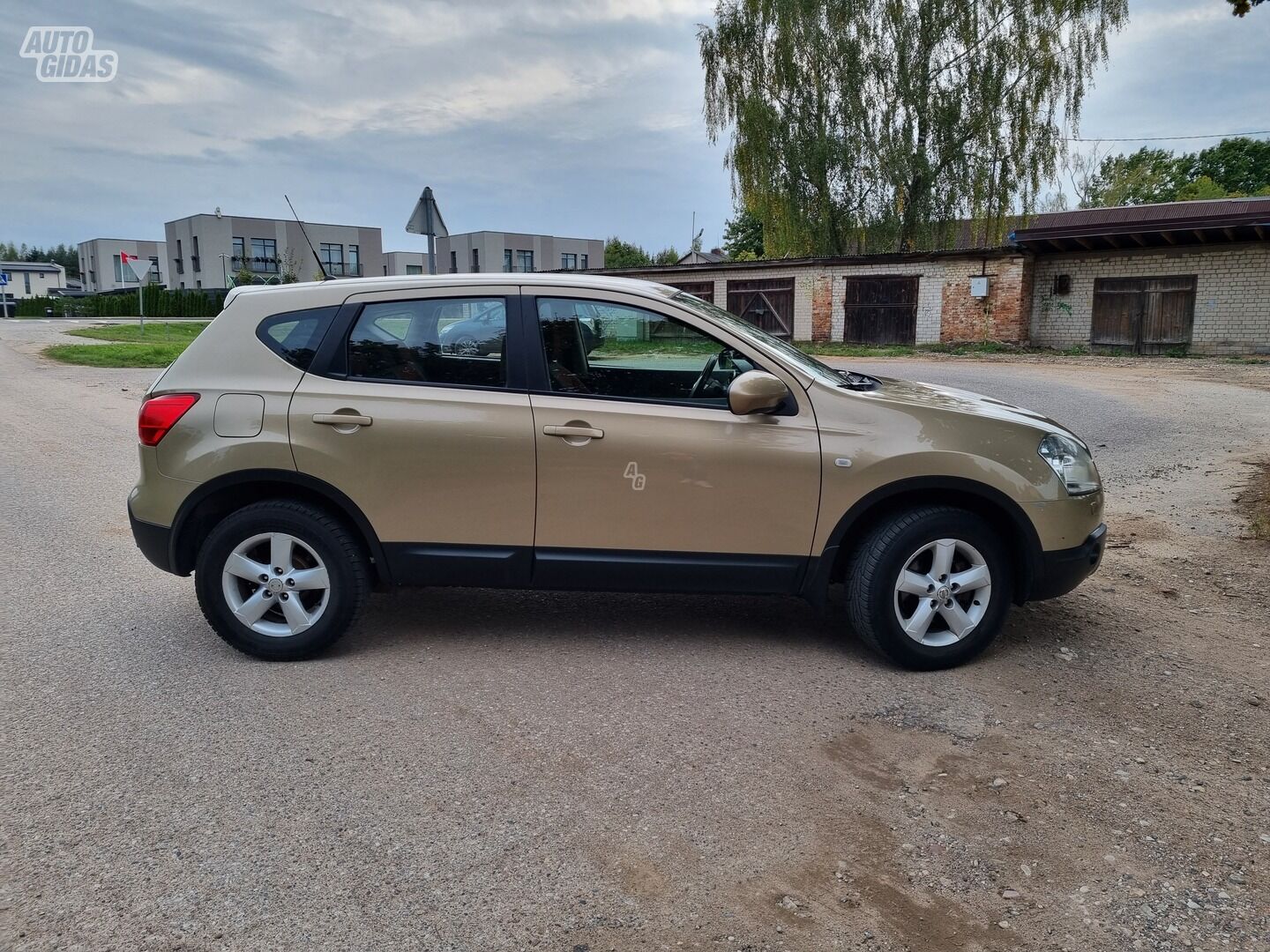 Nissan Qashqai 2007 y Off-road / Crossover