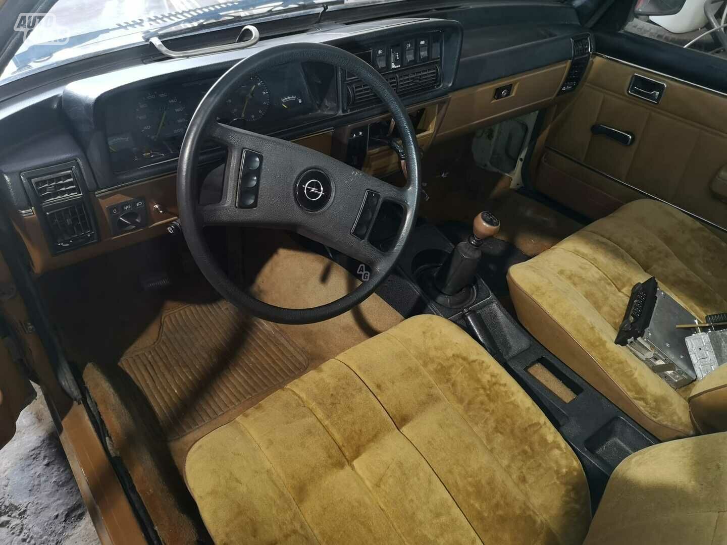 Opel Commodore 1978 m Sedanas