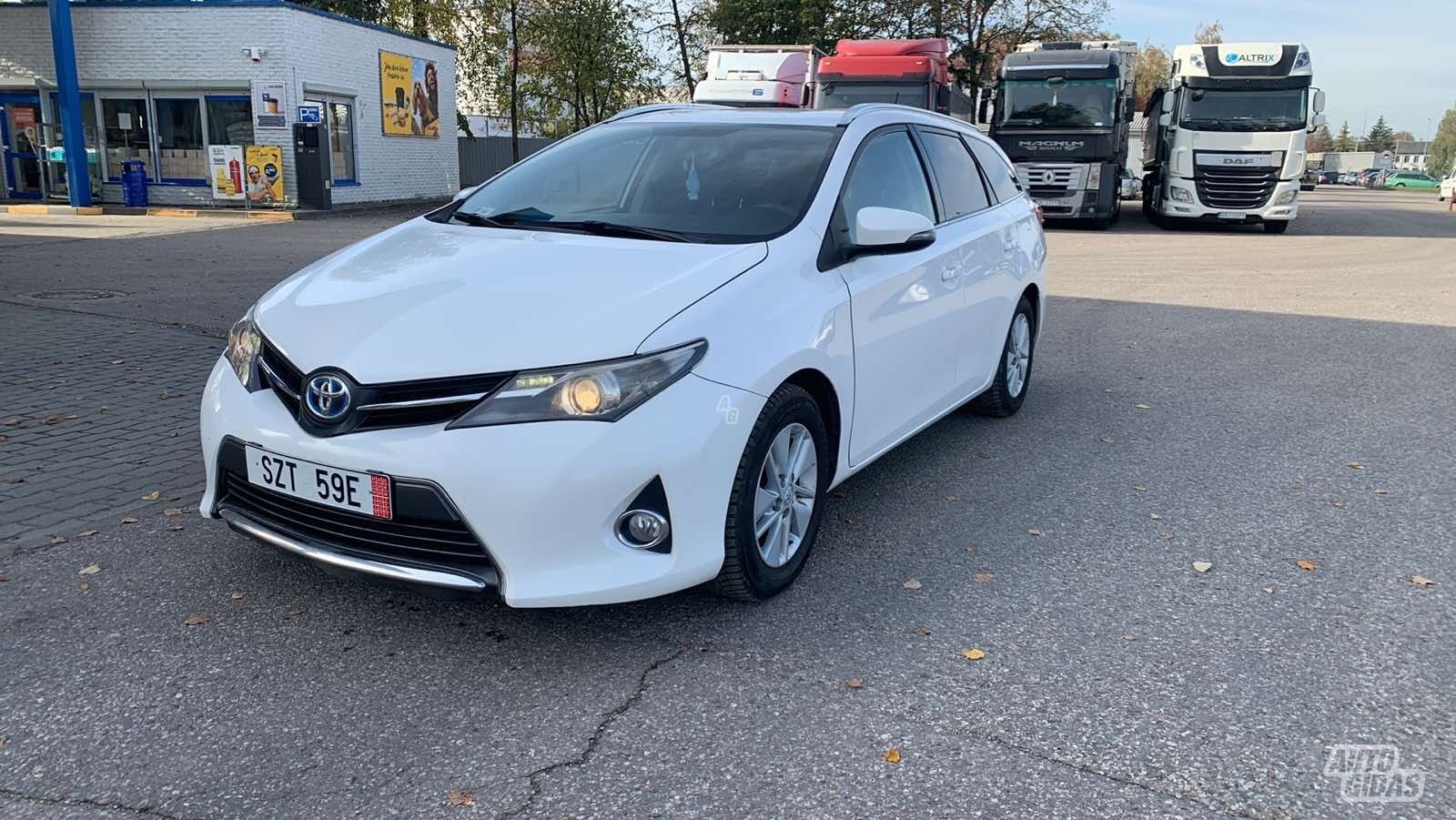 Toyota Auris 2014 y Wagon