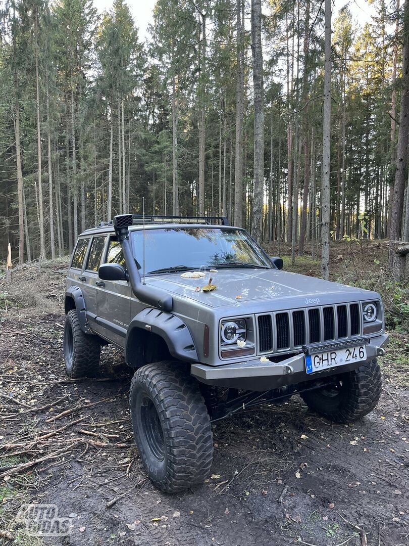 Jeep Cherokee 2000 г Внедорожник / Кроссовер