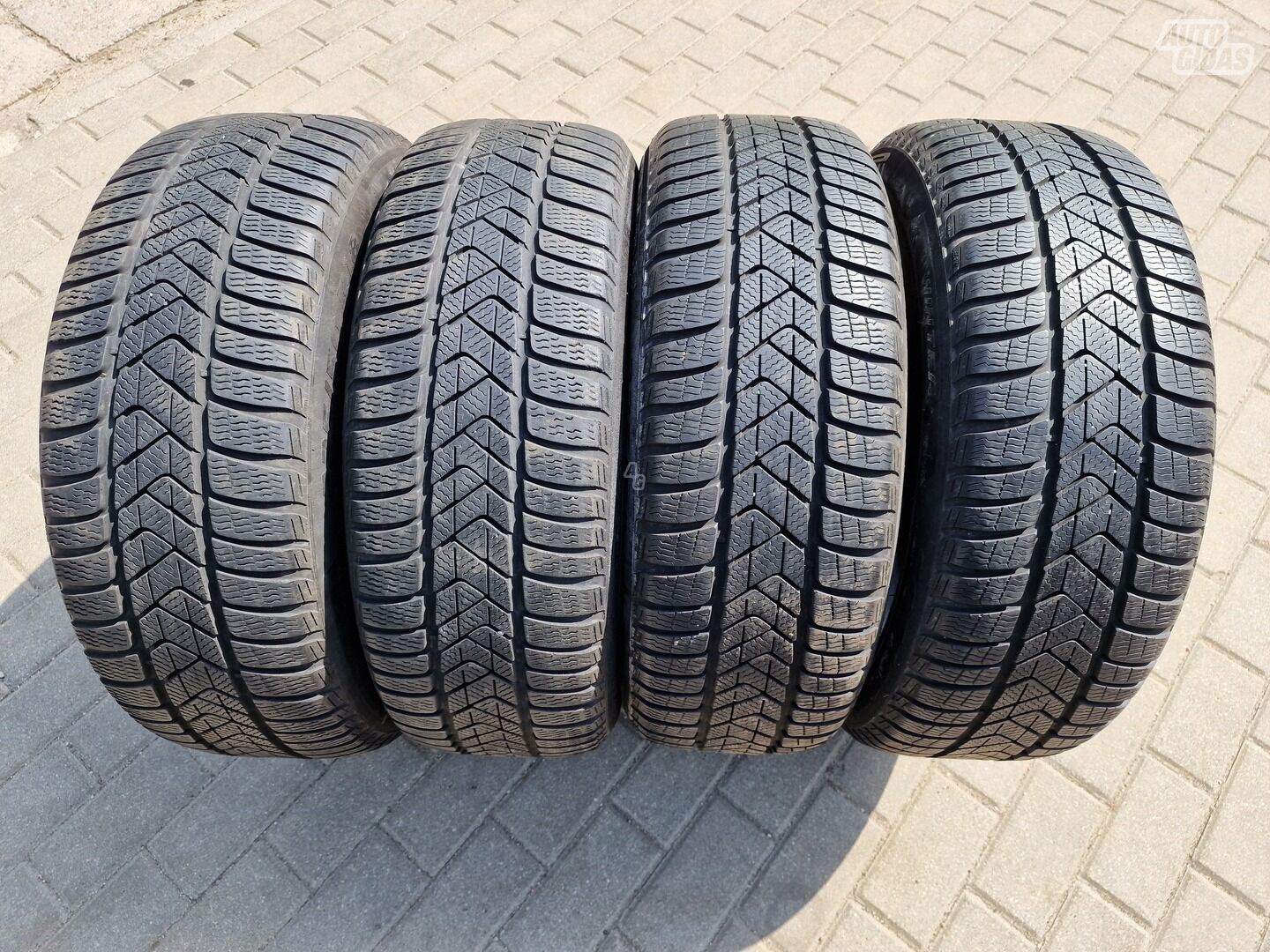 Pirelli Winter SOTTO ZERO 3 R18 winter tyres passanger car