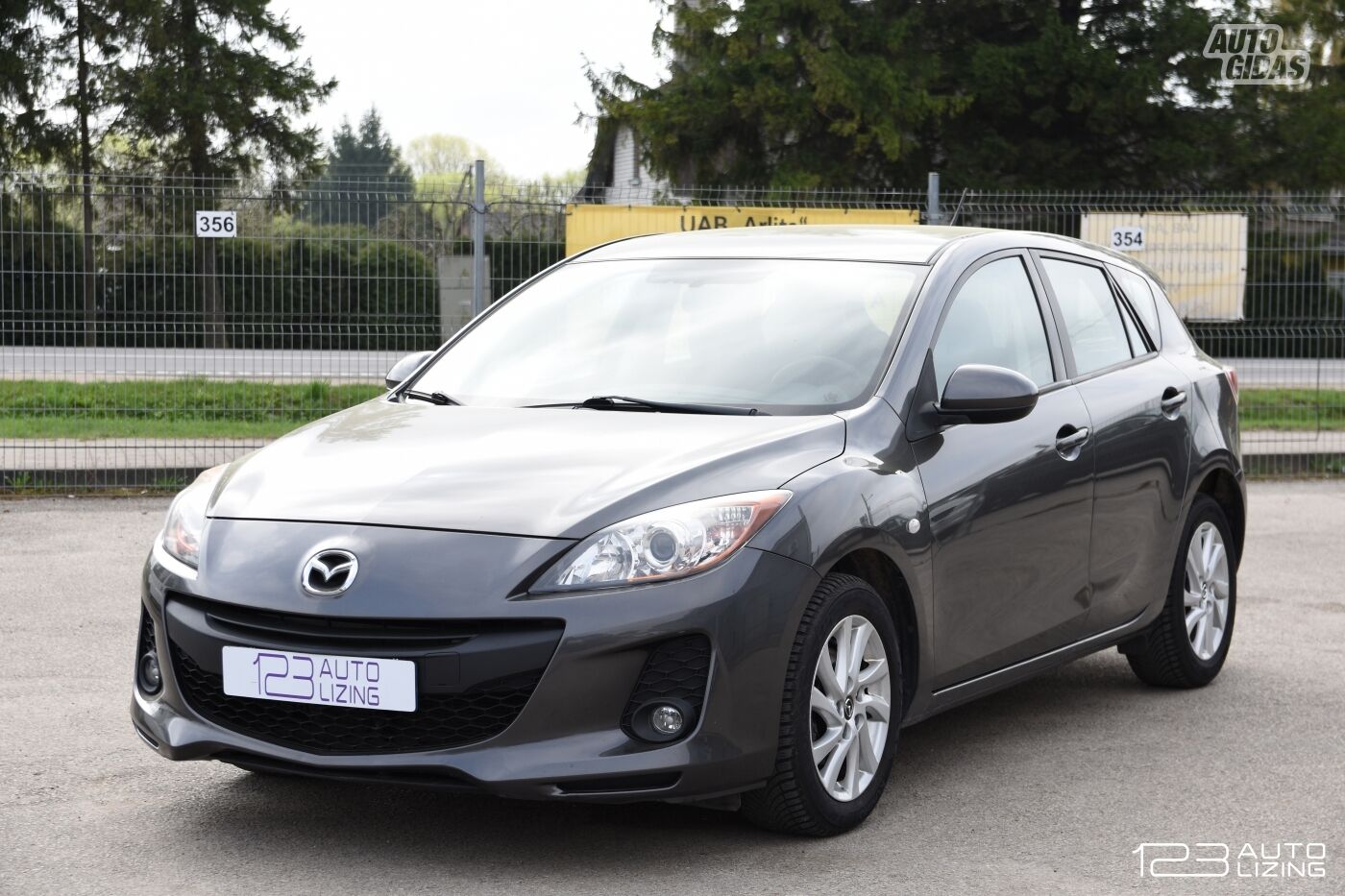 Mazda 3 2013 y Hatchback