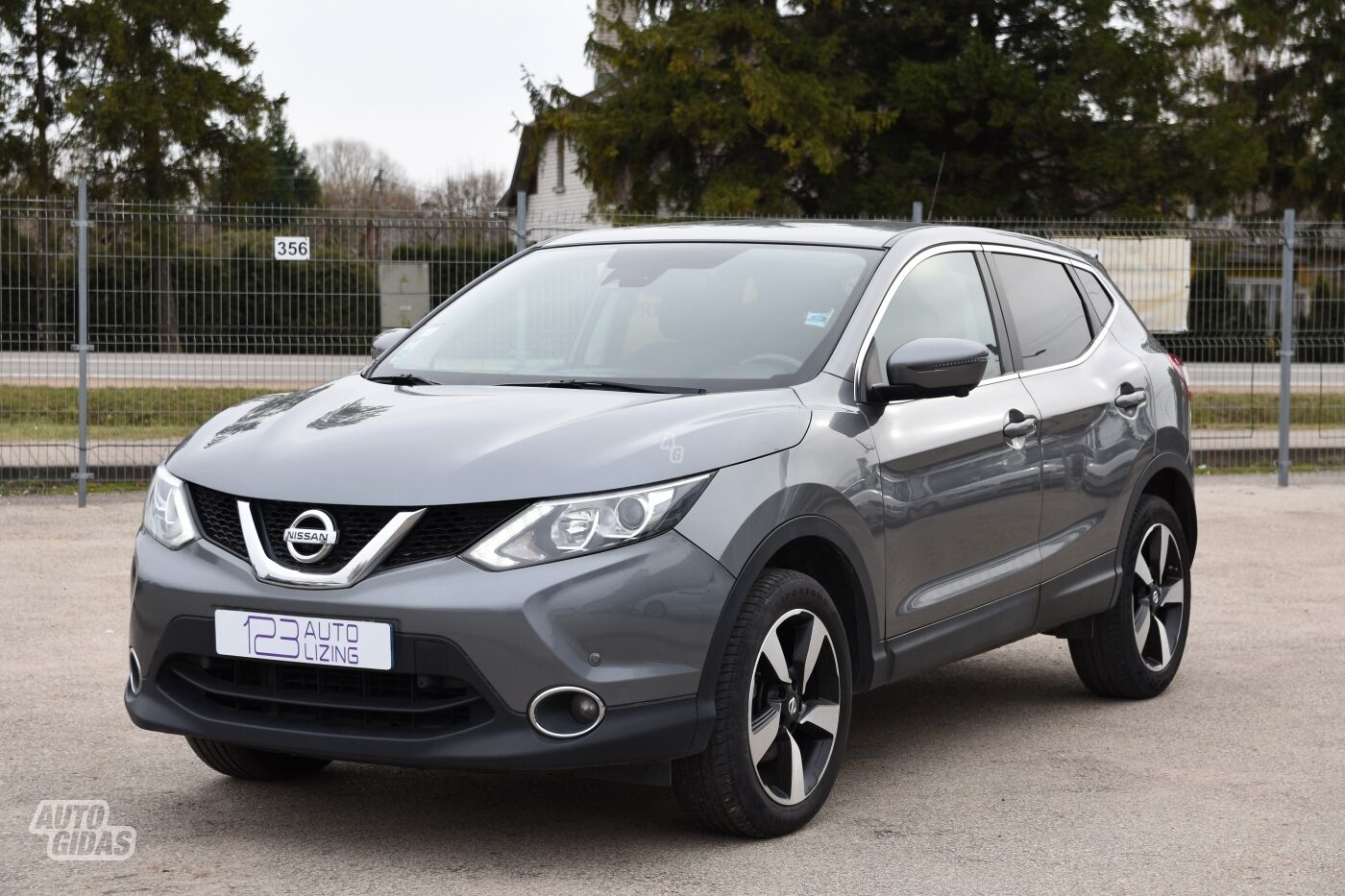 Nissan Qashqai 2016 y Off-road / Crossover