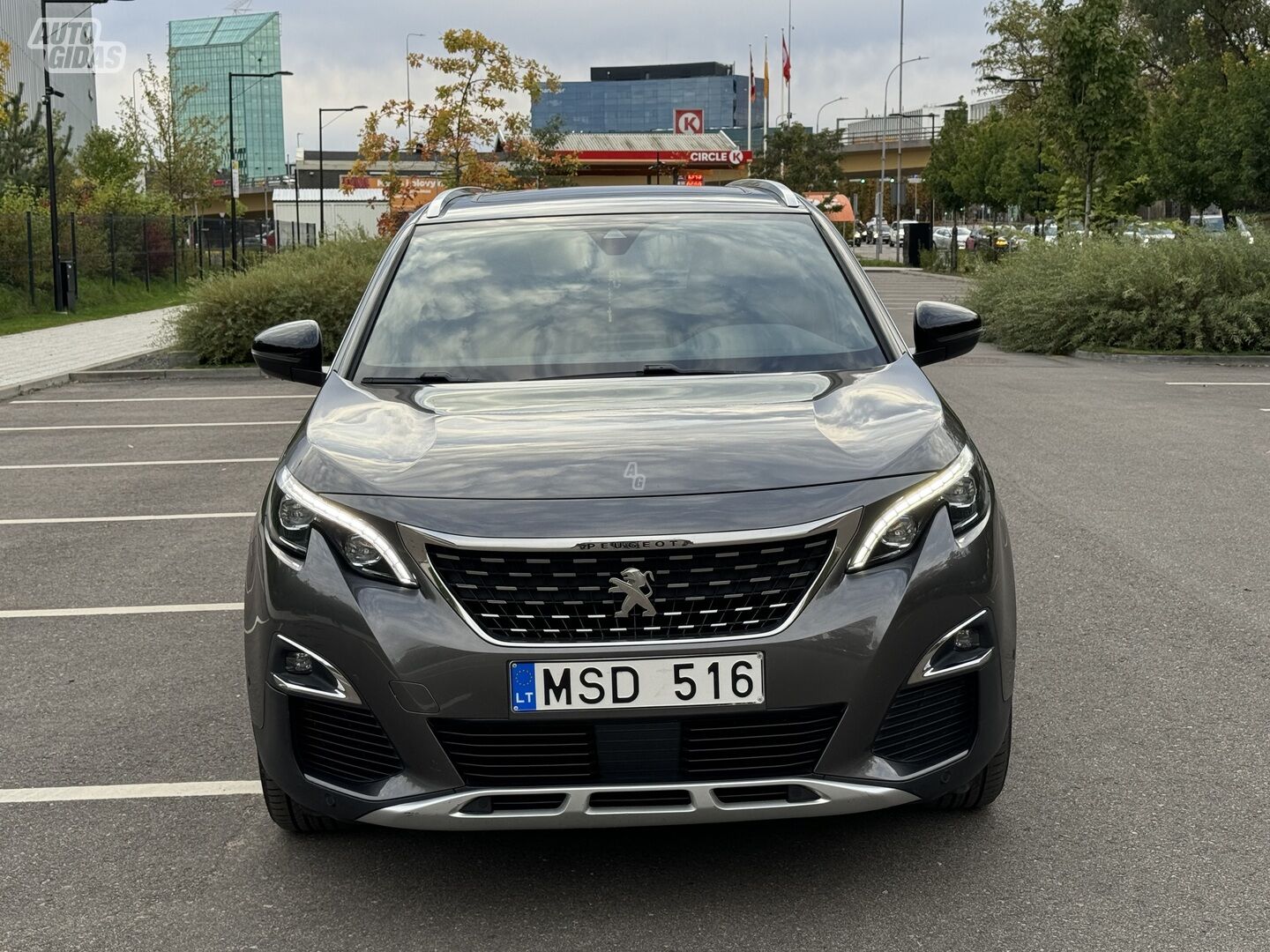 Peugeot 5008 II 2018 y